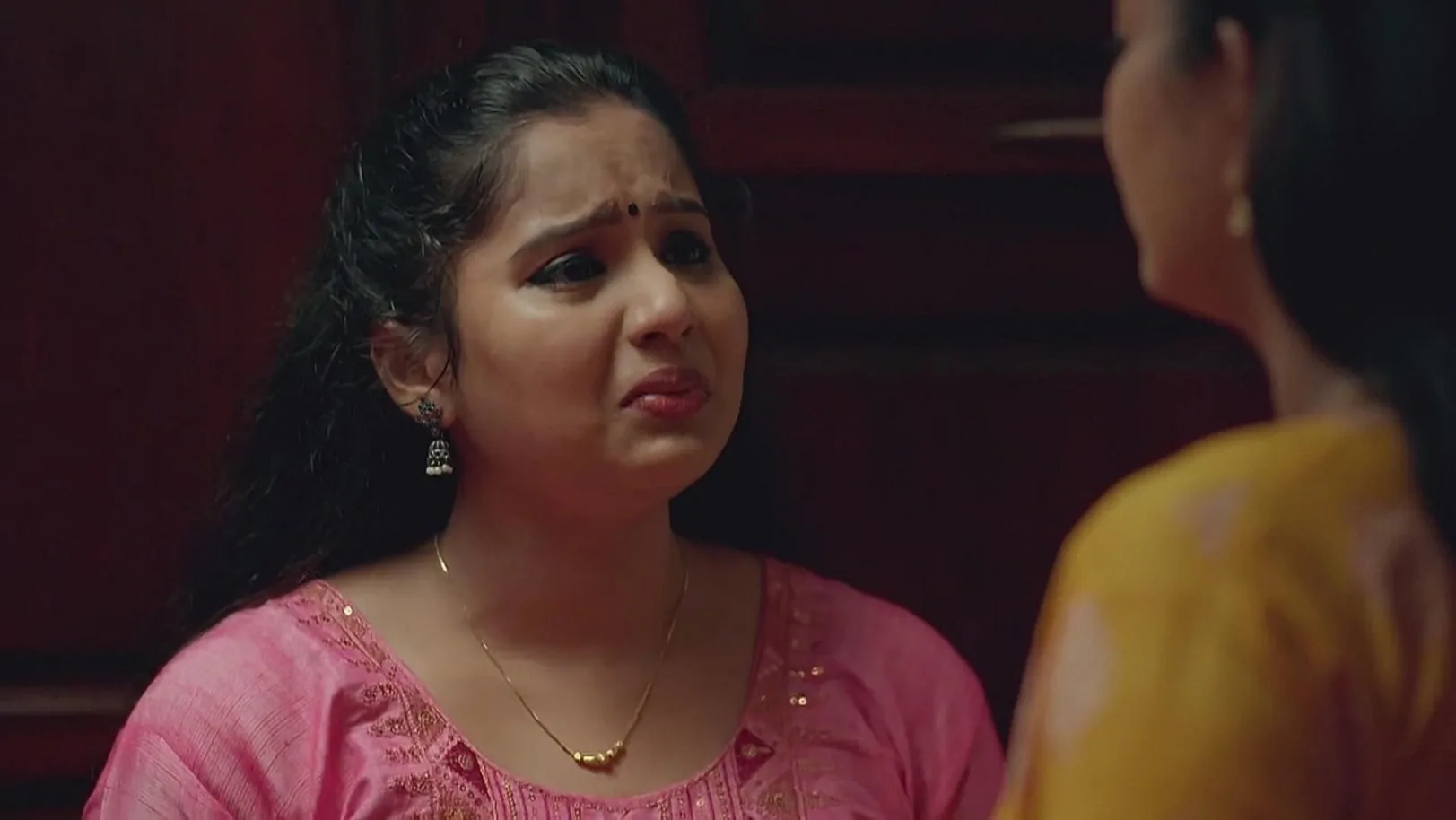 Arya Shares Her Woes with Anjali | Subhadram 