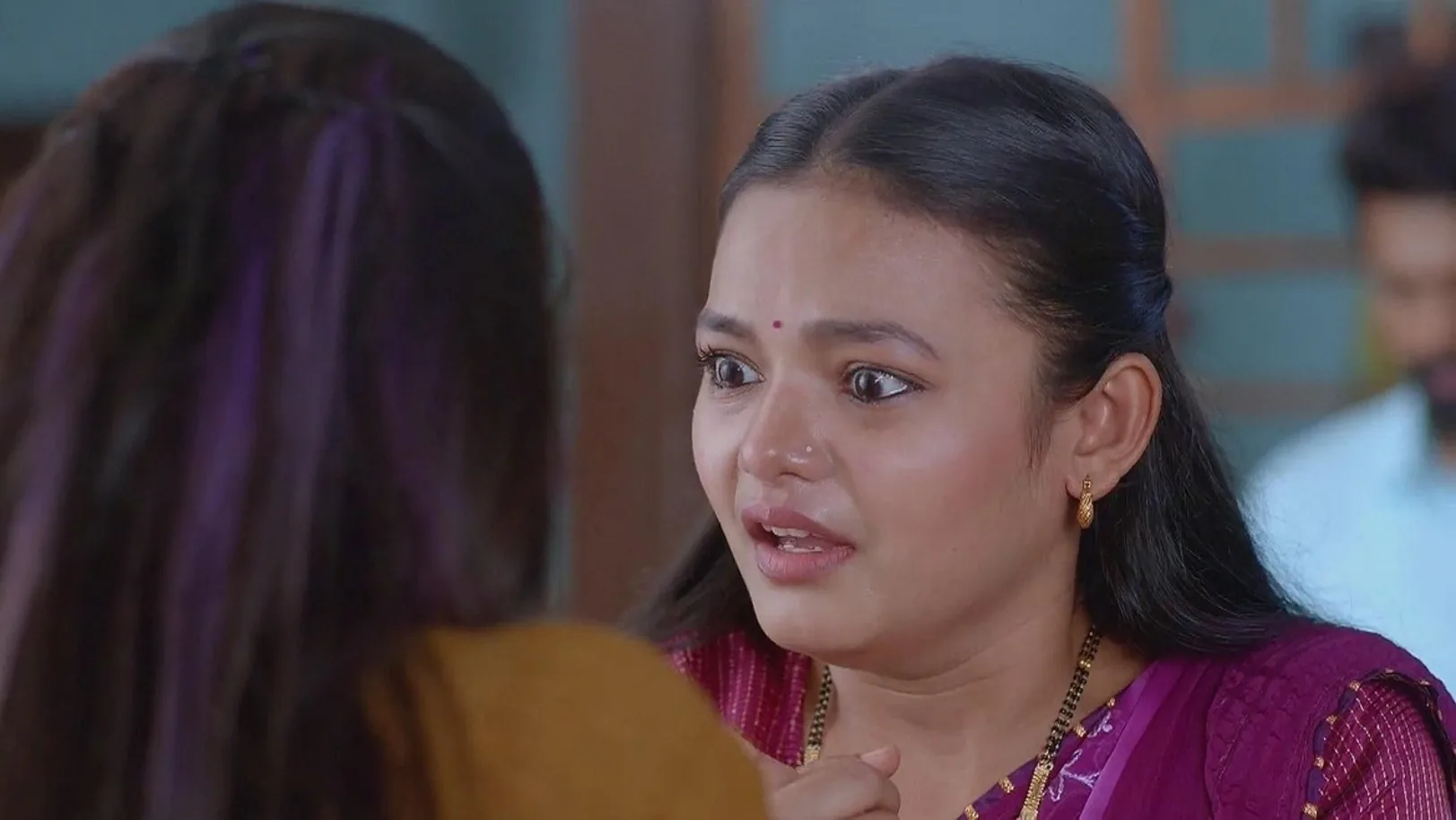 Lali Tells Shrinu about Her Decision Regarding Ovi | Sara Kahi Tichyasathi 