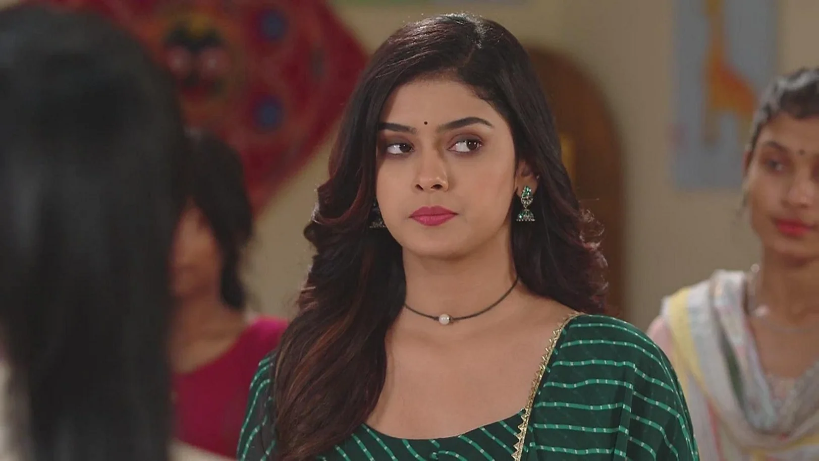 Rekha Receives a Gift | Bhagya Rekha Rekha Receives a Gift | Bhagya Rekha