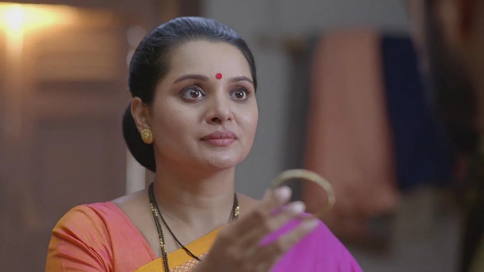 Raghunath Refuses to Sell Uma's Bangle | Sara Kahi Tichyasathi 