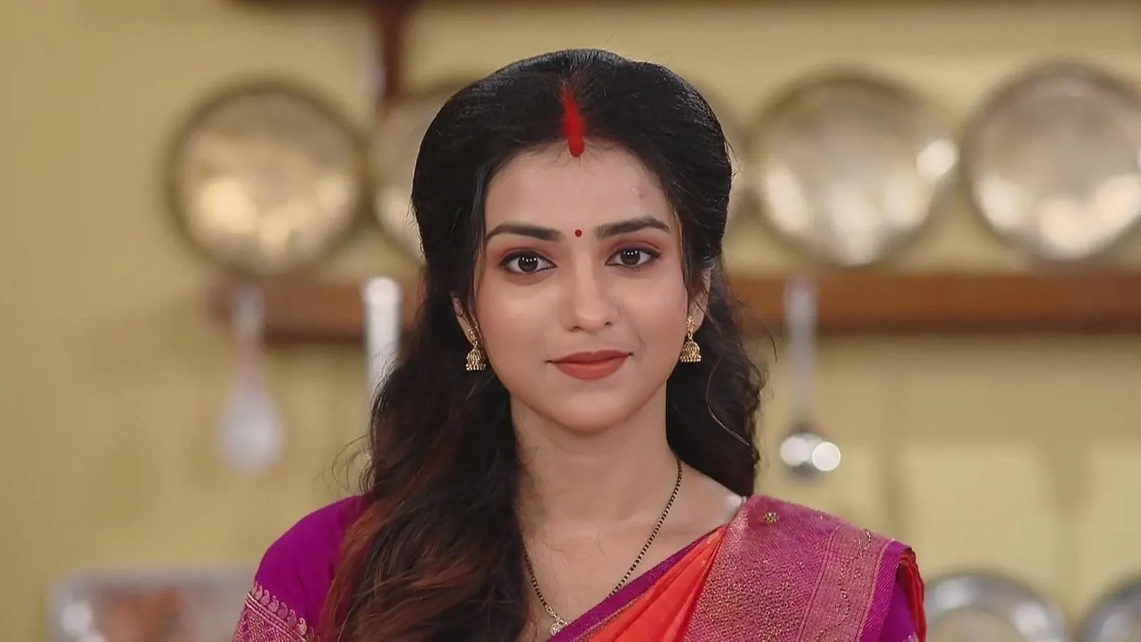 Shruti Praises Madhu | Madhura Sansara 