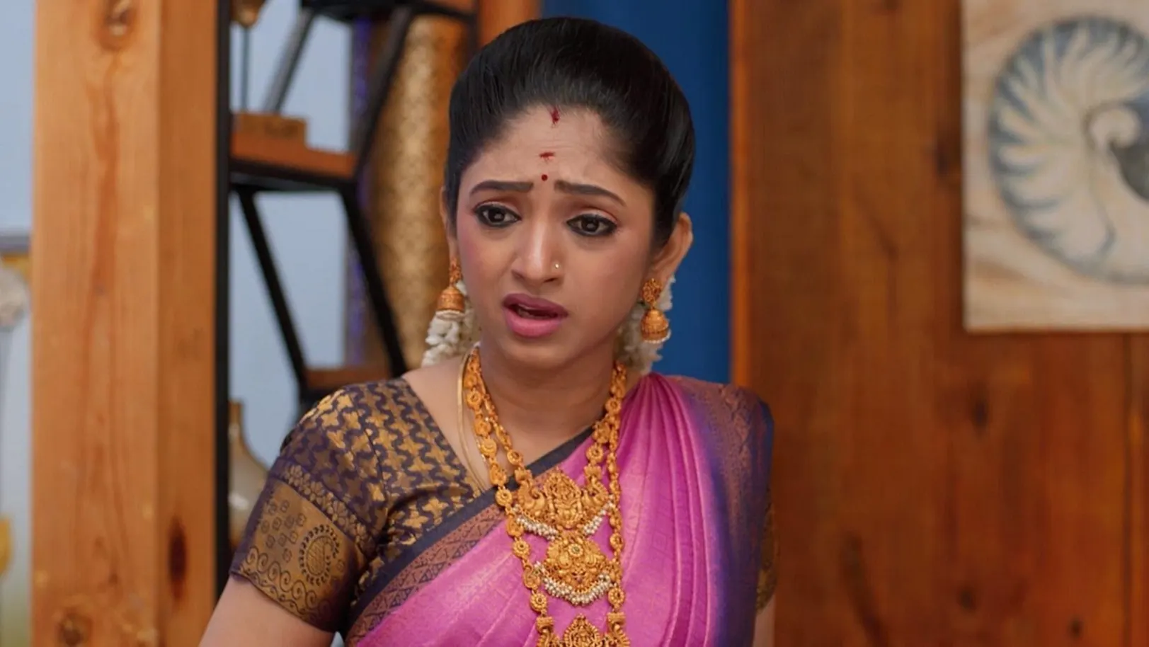 Watch Ninaithale Inikkum Latest Episodes Online Exclusively on ZEE5