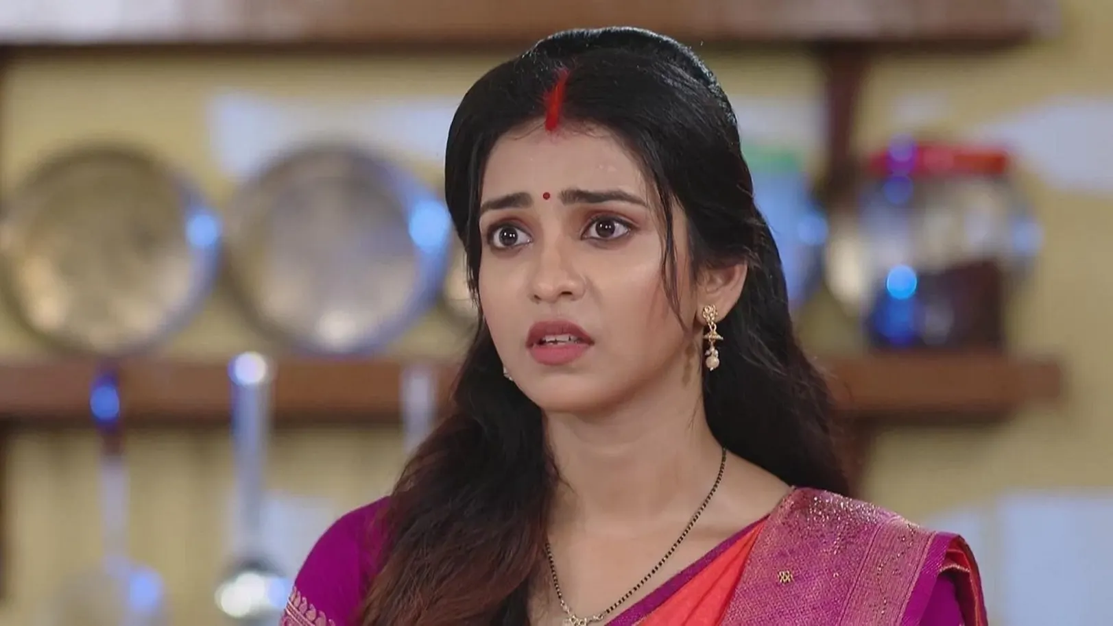 Sumi Helps Madhu 25th June 2024 Webisode