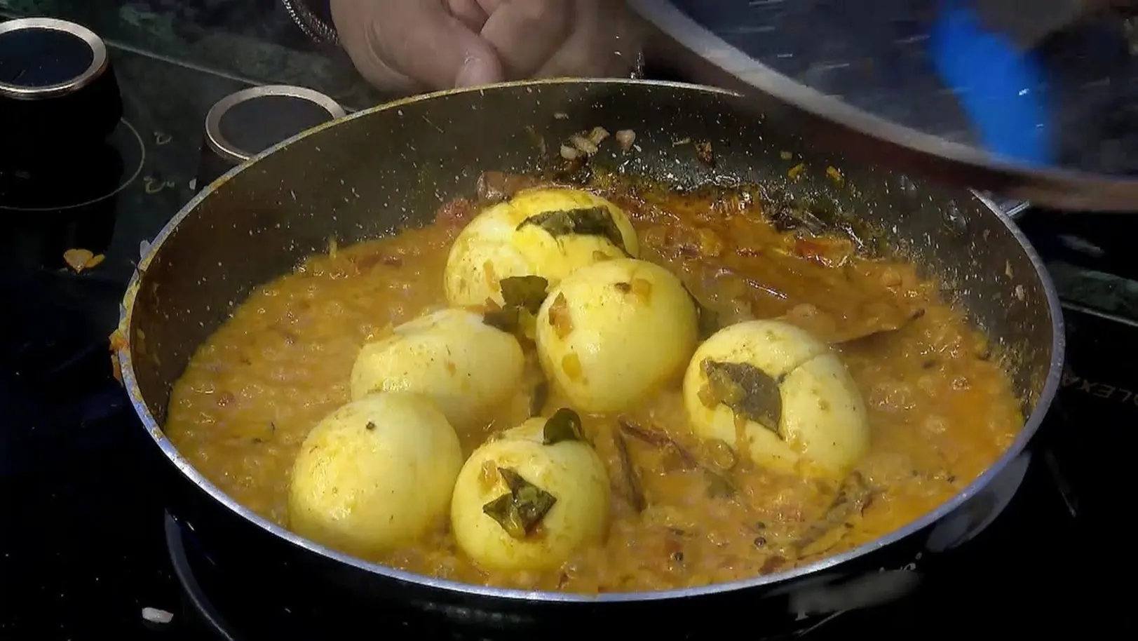 The Participants Prepare Egg Malabar | Randhane Bandhan 