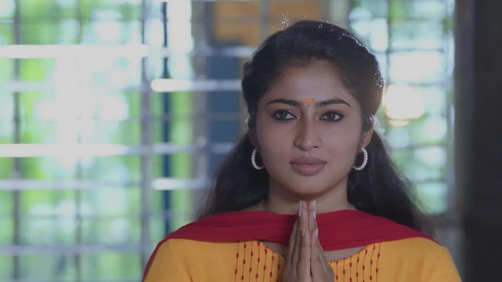 Veera Reluctantly Agrees to Go Out with Maaran 4th July 2024 Webisode