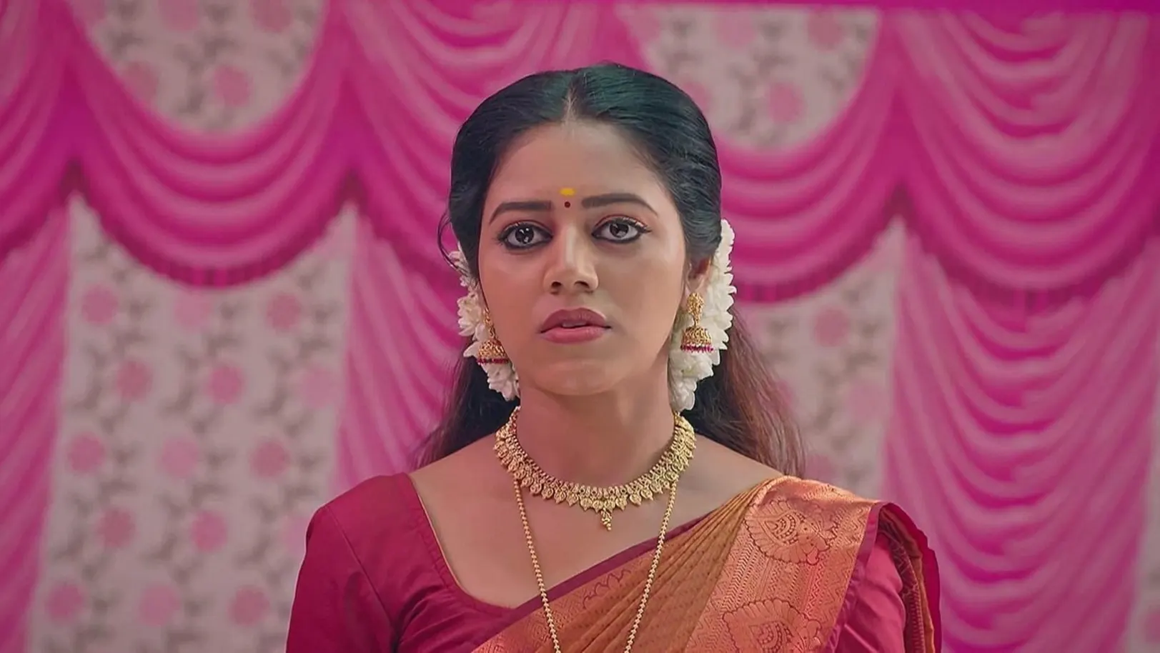 Jeevan Puts on an Act | Madhura Nombara Kaattu 