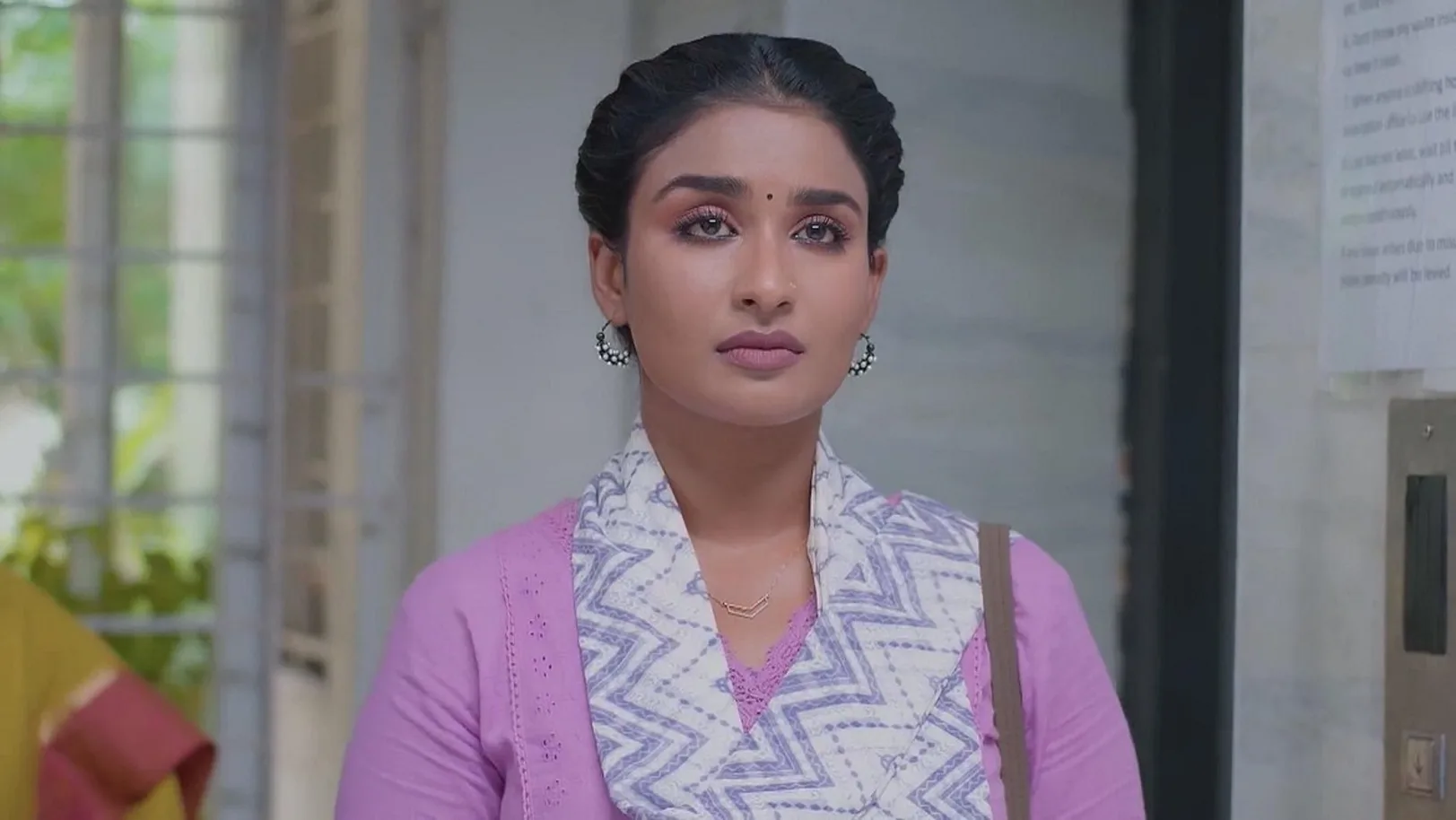 Madhumitha Argues with the Watchman | Nenjathai Killathe 