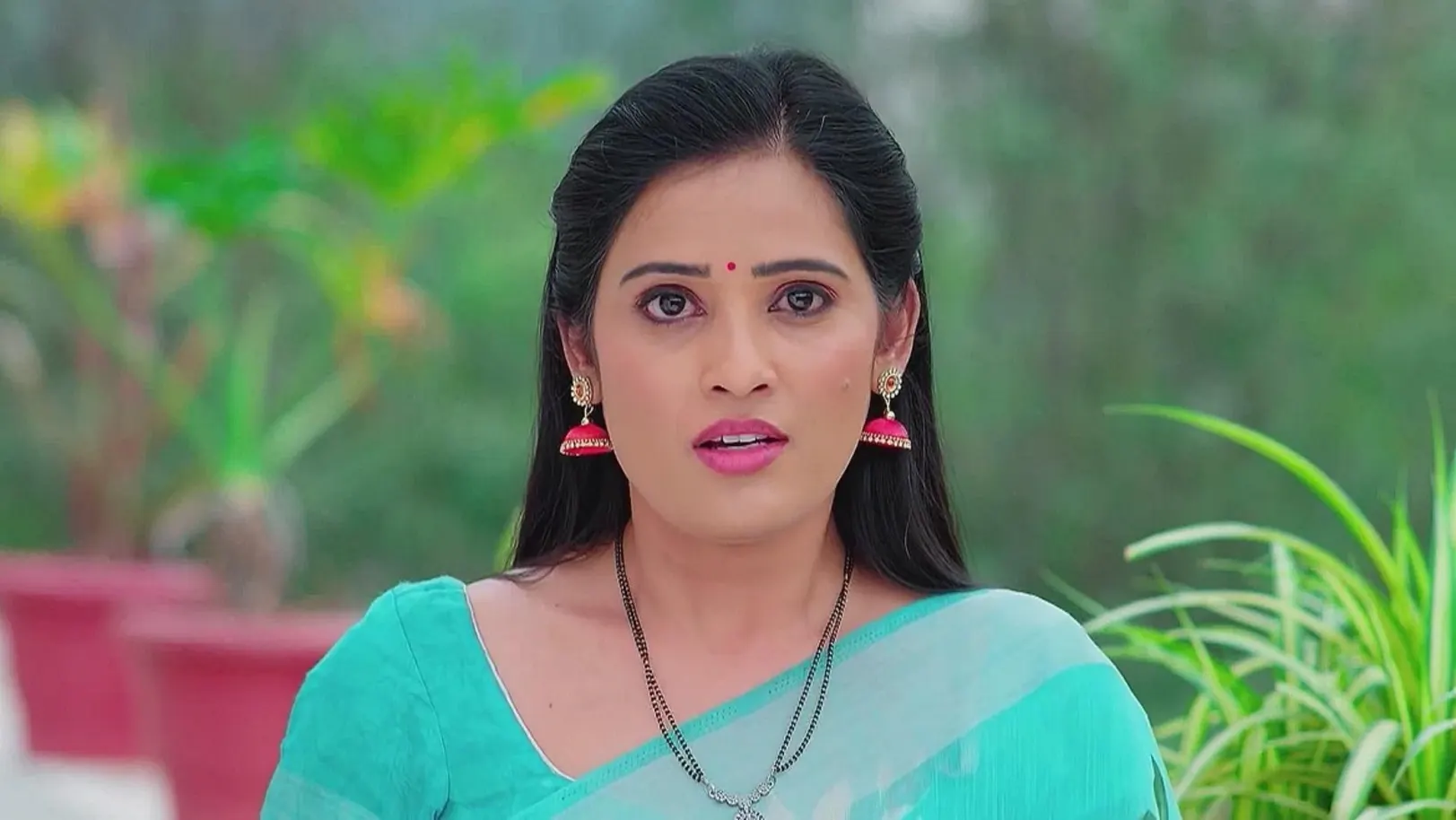 Sumana Throws Chilli Powder in Nagaveni's Eyes 17th July 2024 Webisode