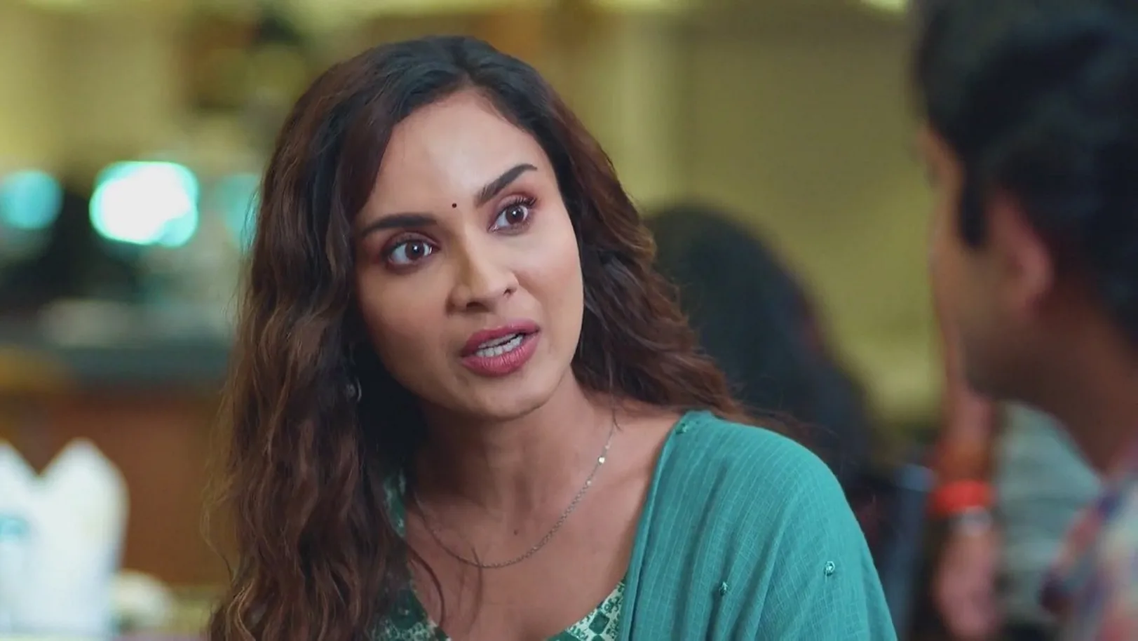 Satyajit Holds Tulja's Hand | Lakhat Ek Amcha Dada Satyajit Holds Tulja's Hand | Lakhat Ek Amcha Dada