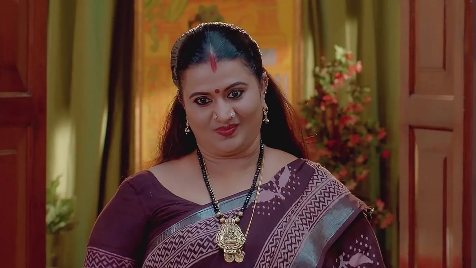 Savithri Tells Karthik about the Theft | Valsalyam 