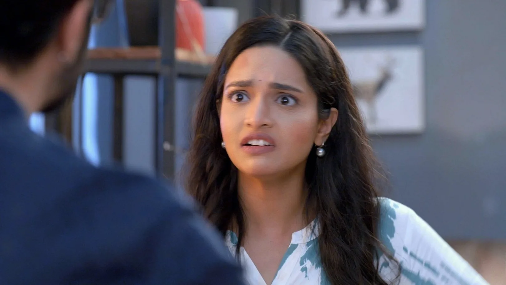 Leela Happily Accepts the Job of a Waiter | Navri Mile Hitlerla | Promo
