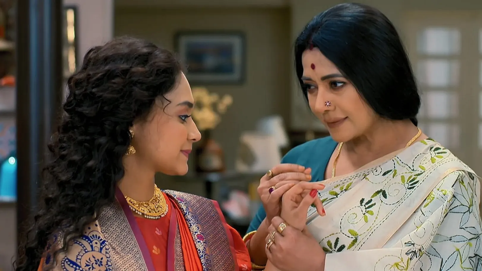 A Disruption in Roddur and Moyna's Ashtamangala | Puber Moyna | Promo