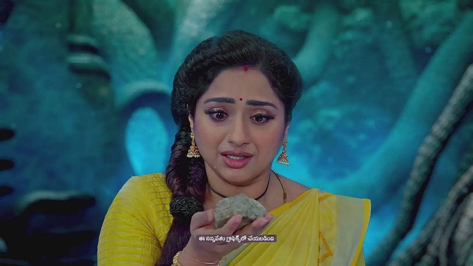 Nayani Prays to Akhanda Sarpam and Goddess Manasadevi | Trinayani 