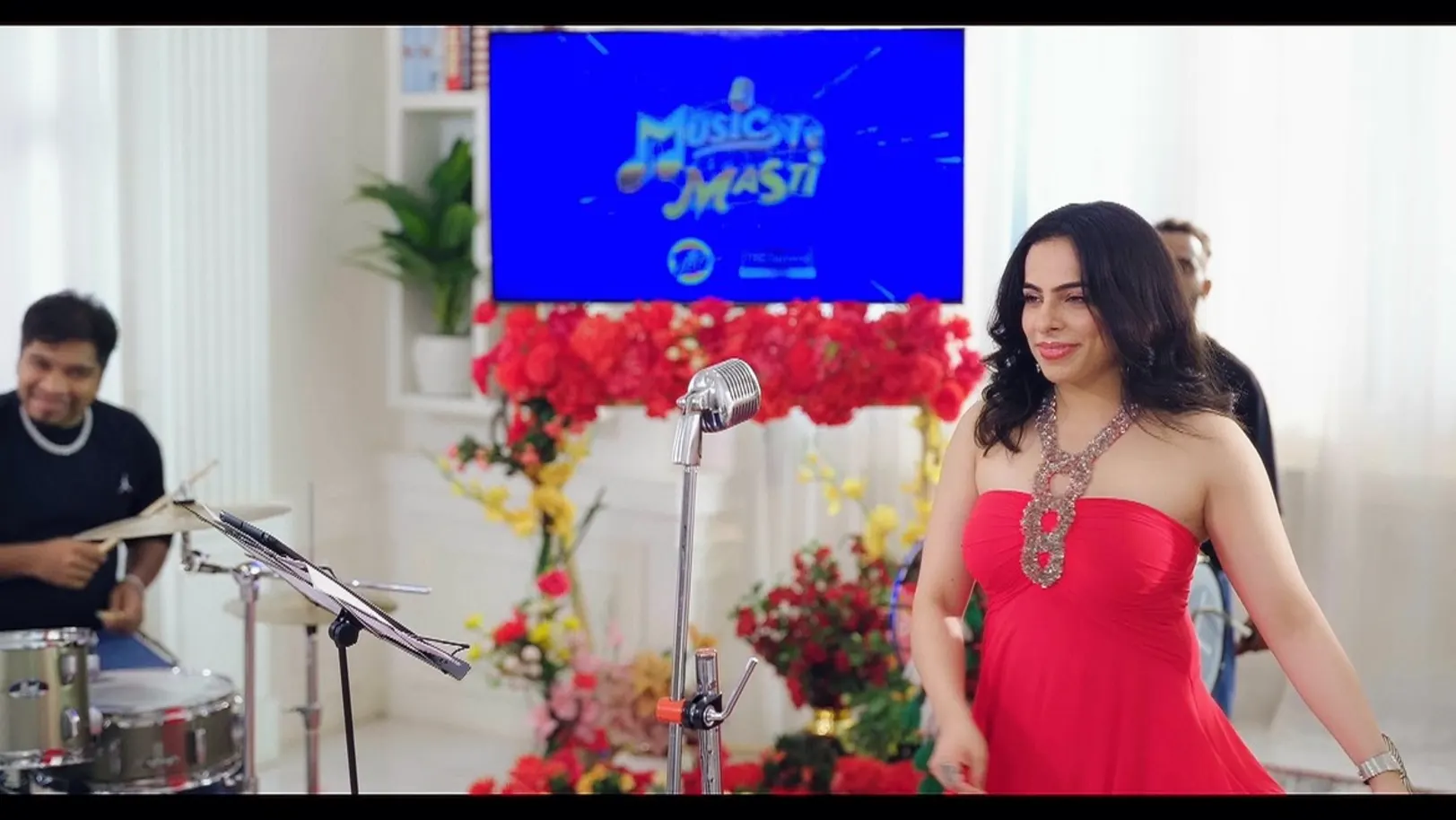 Manleen Sings Several Hit Songs | Music Te Masti | Promo