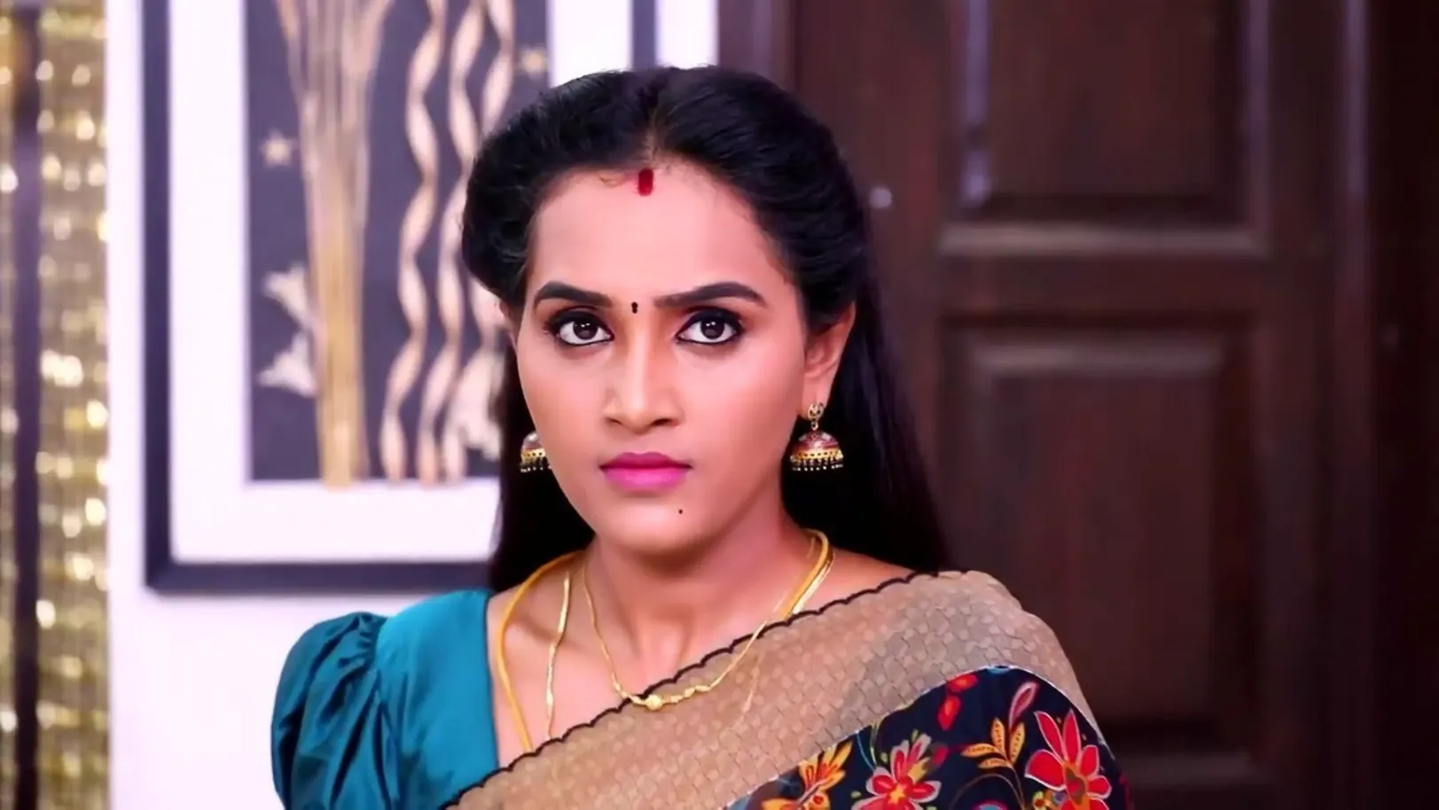 Muthuazhagu Shares Her Sorrows with Sreeja 25th December 2021 Webisode