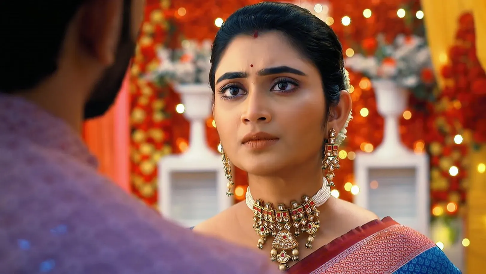 Jagadhatri Brandishes Firearm at Utsav's Wedding | Jagadhatri | Promo