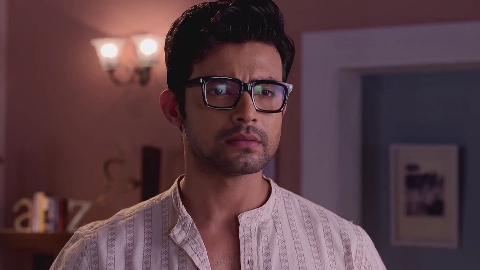 Aniket's Gift for Shyamoli | Mana Rahigala Tumarithare 