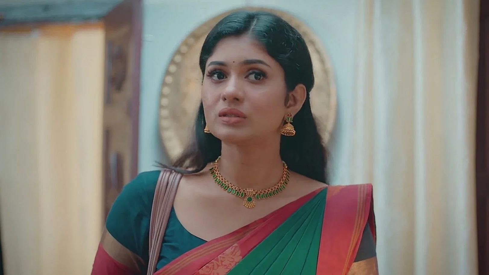 Devika Gives Medicine to Siddharth 7th November 2024 Webisode