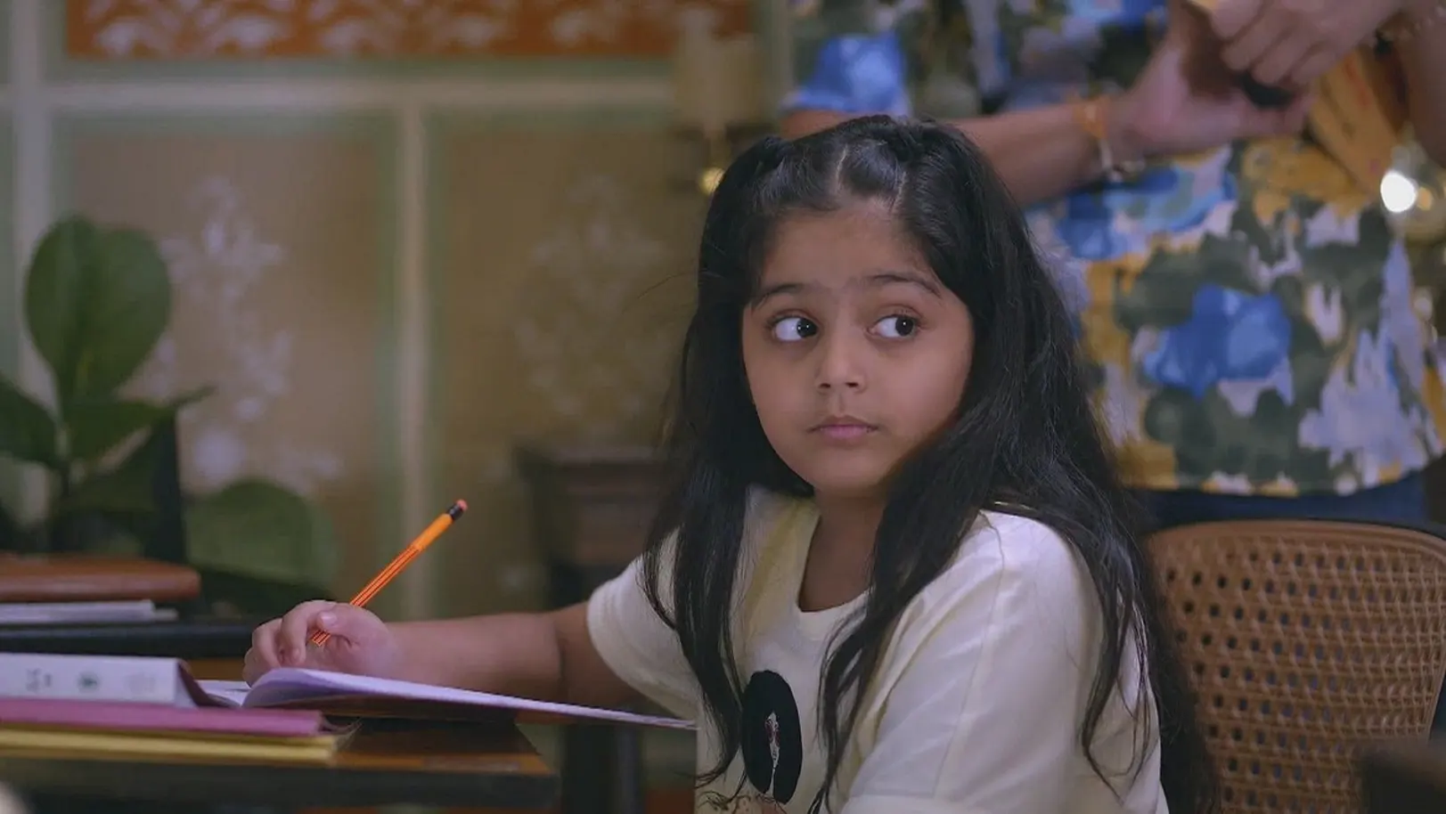 Sakshi Tells an Inspiring Story to Veeru | Hamara Parivar 