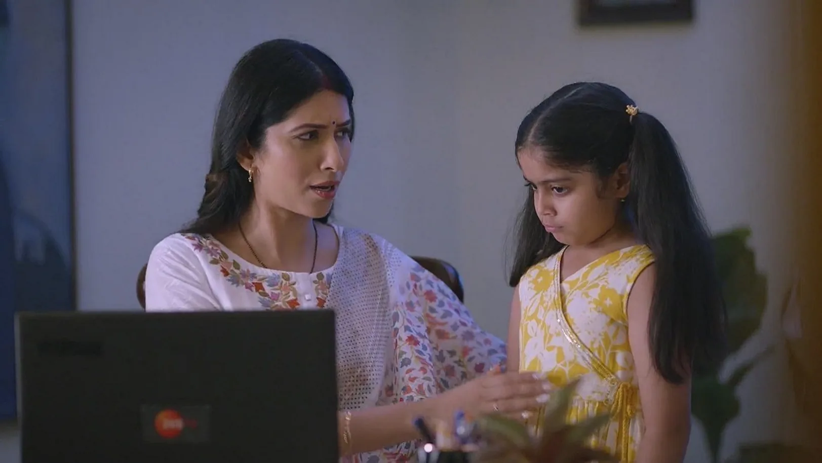 Feedbacks and Suggestions Sent by Viewers | Hamara Parivar 