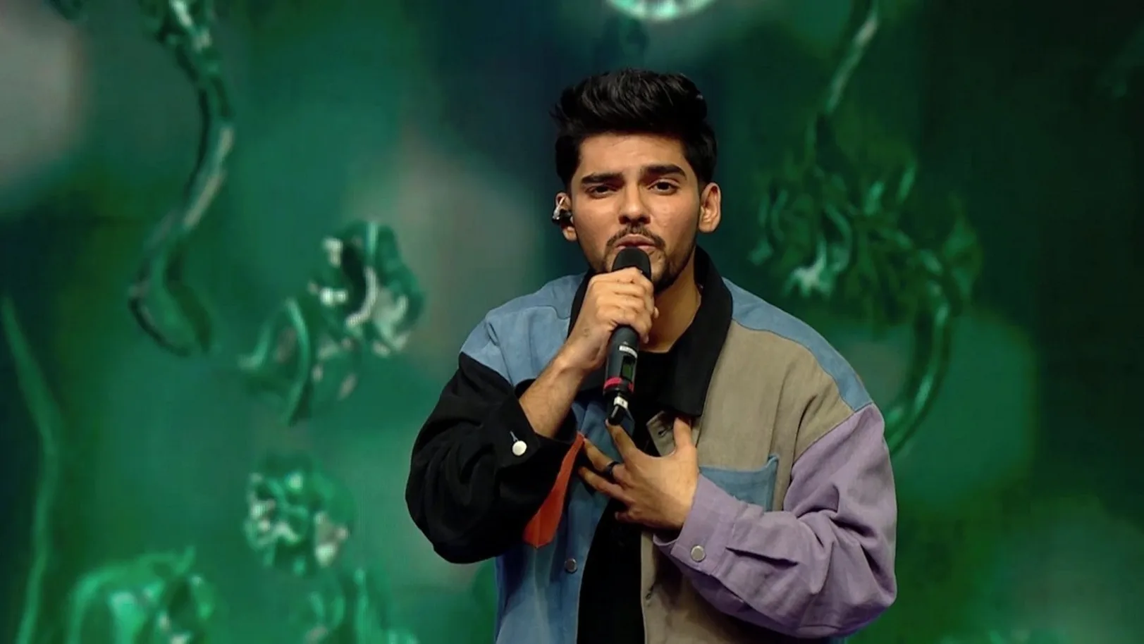 Maharshi Sings 'O Tere Sang Yaara' 