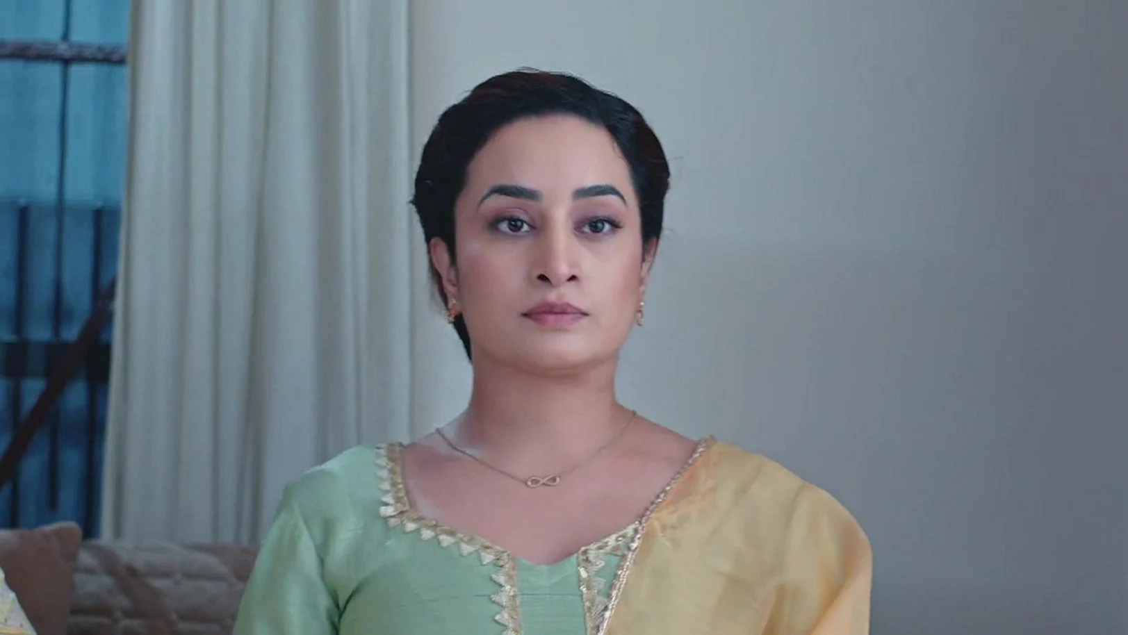 Ridhi Scolds Aarav | Nava Mod 