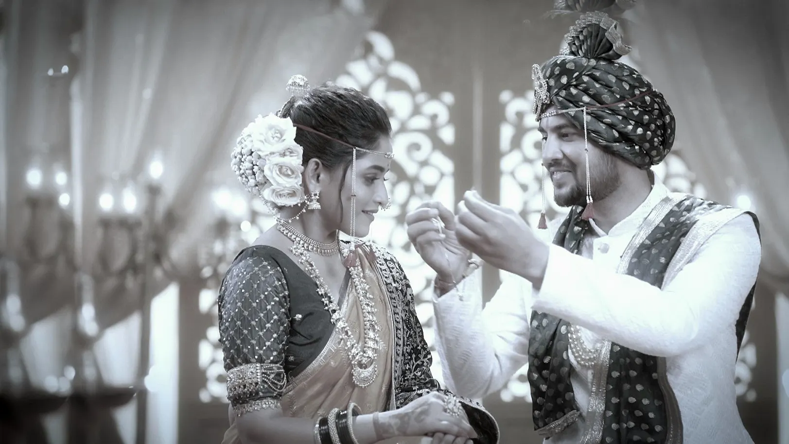 Anushka Learns about Paaru's Nuptial Chain - Paaru - Promo
