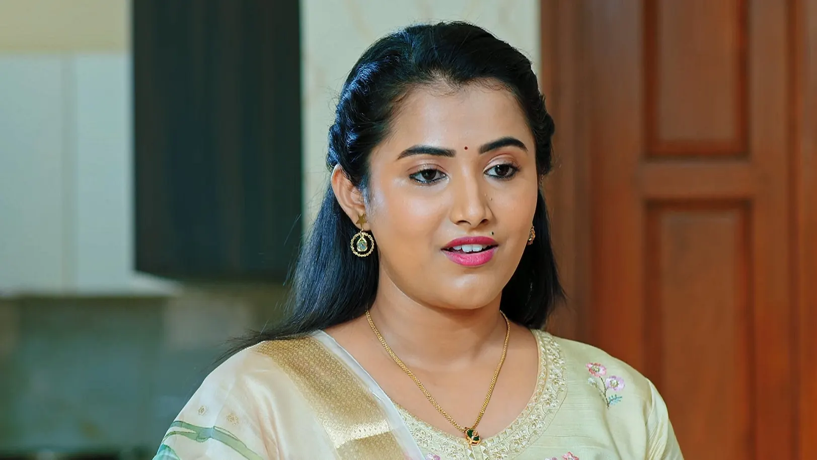 Archana Tells Deepa about Rahul - Brahmagantu - Promo
