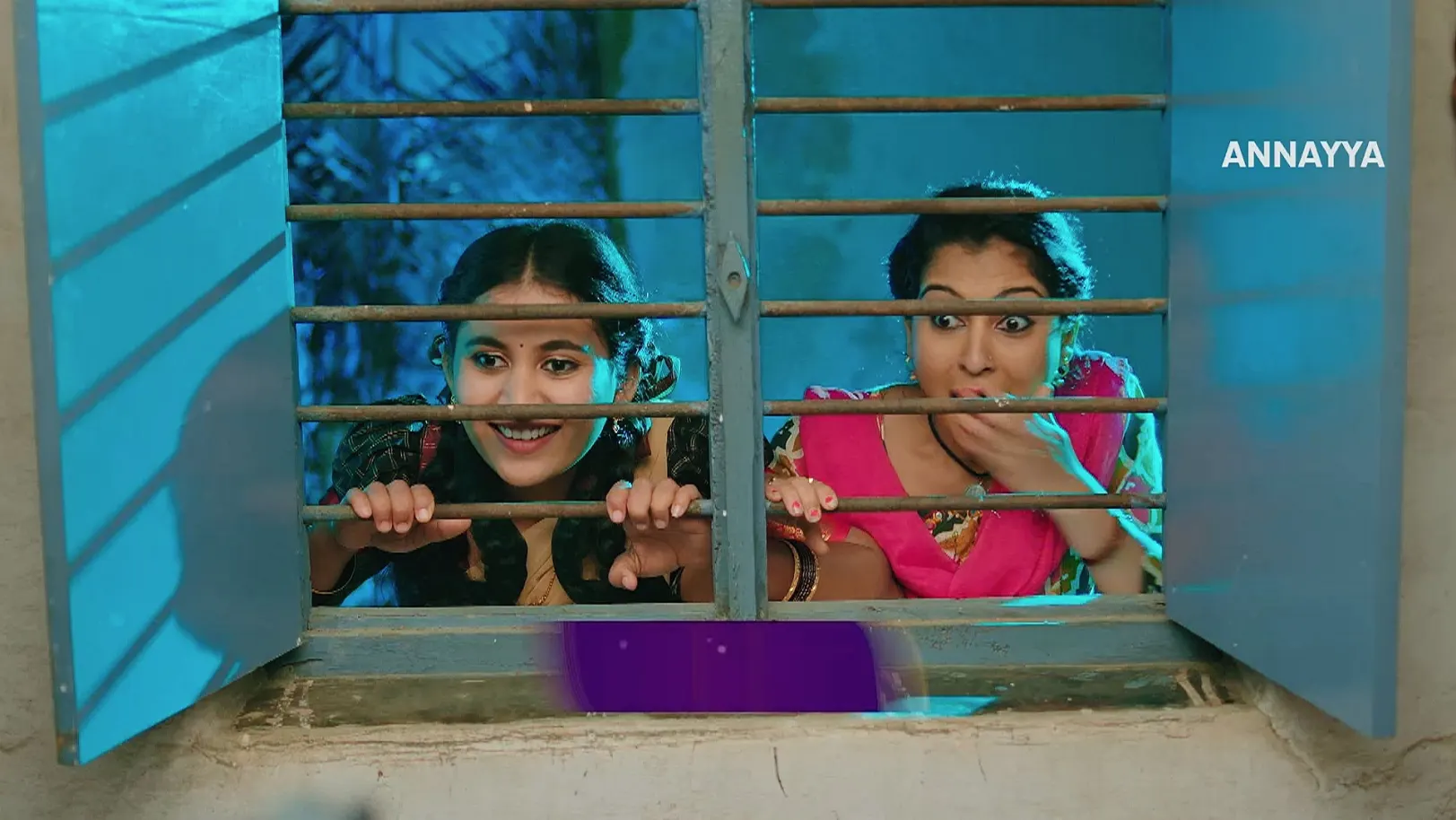 Parvathi Sleeps next to Shivanna - Annayya - Promo