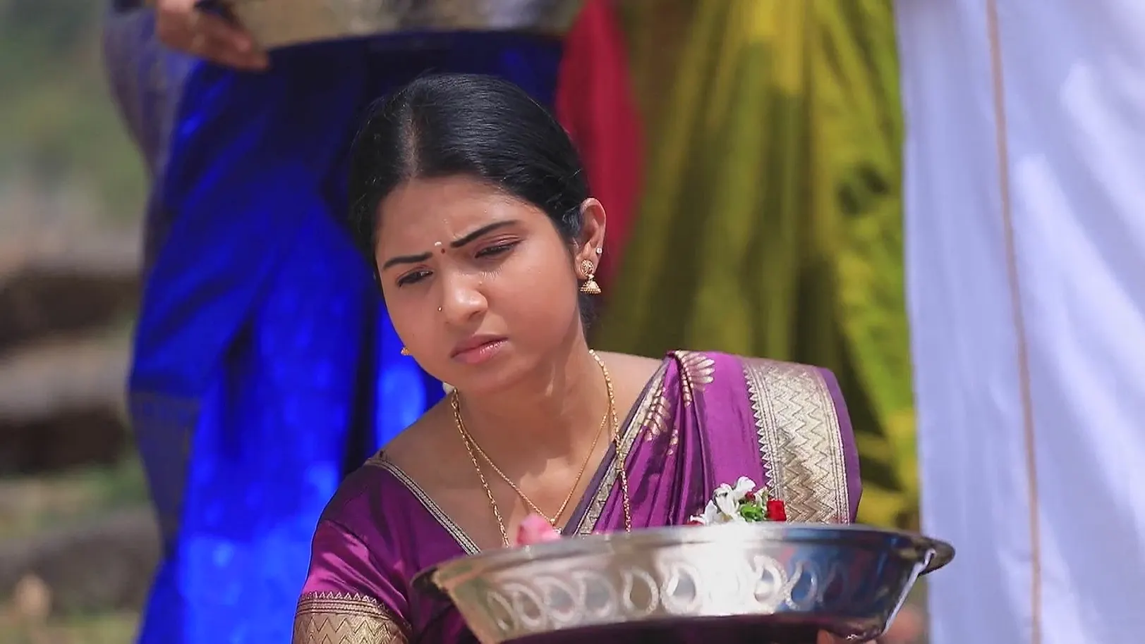 Arul and Nandini Conduct a Ritual - Manasellam 