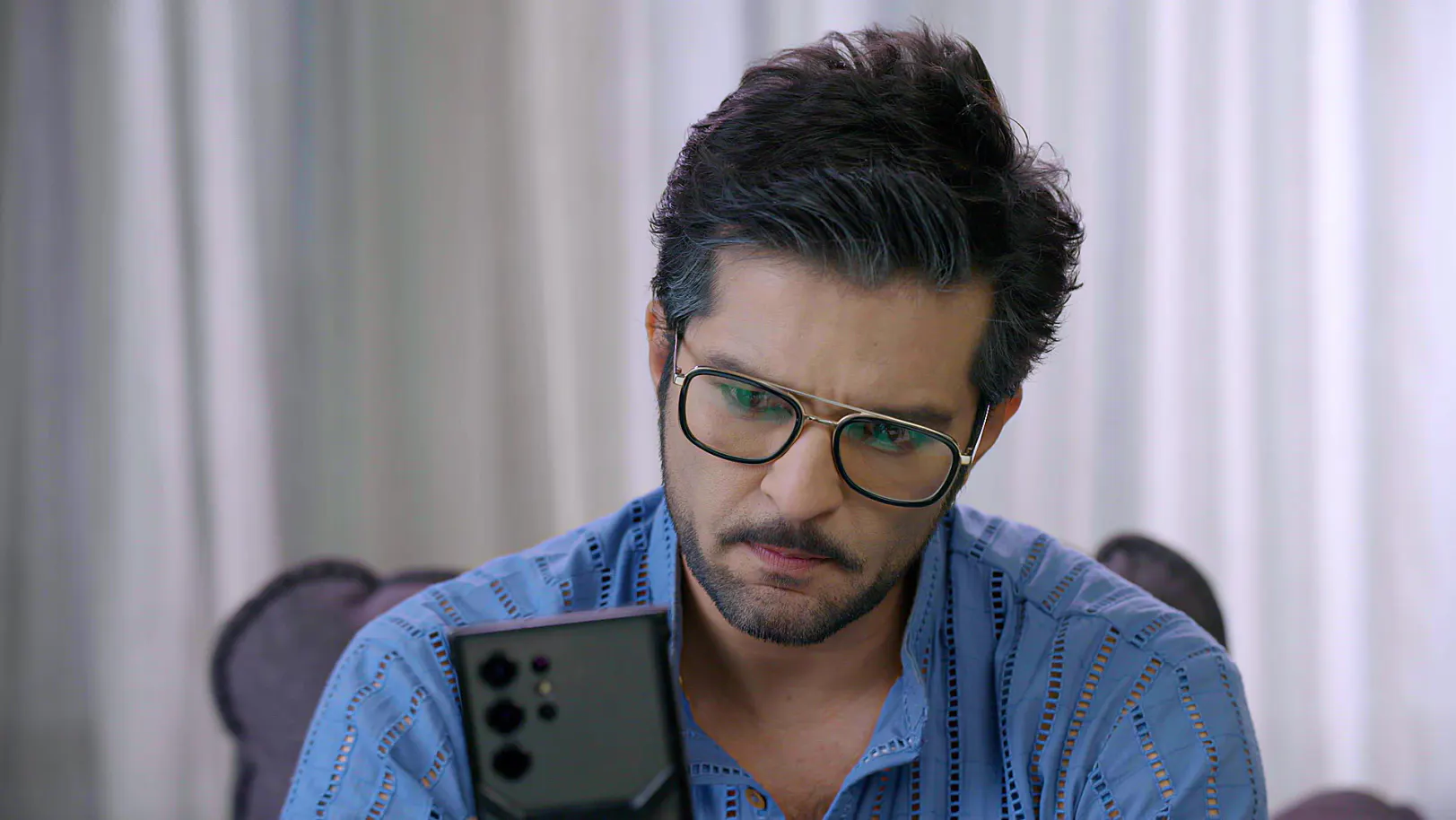Will Leela Discover the Secret of AJ's Phone? - Navri Mile Hitlerla - Promo