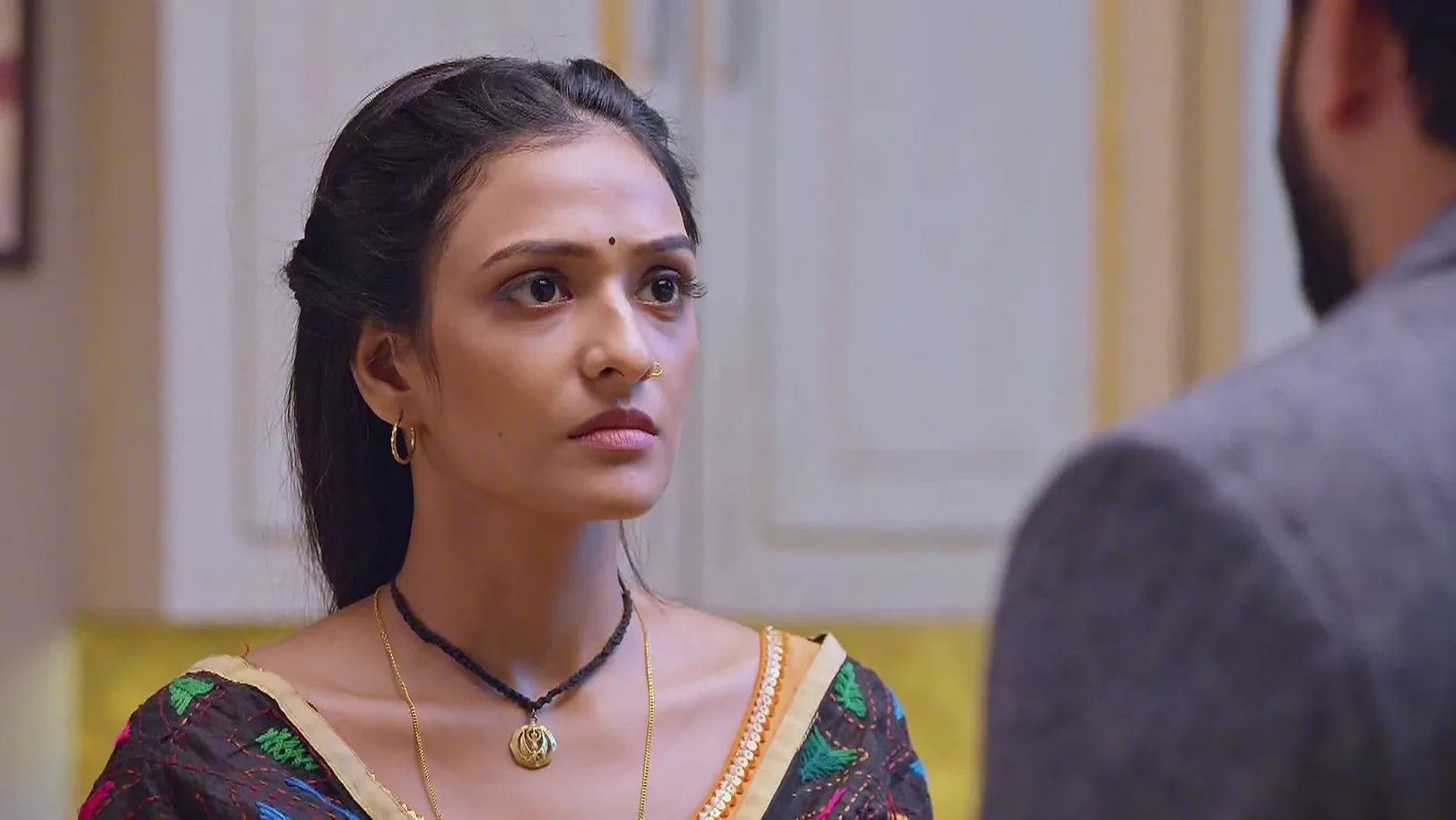 Rishi Justifies Himself before Lakshmi - Bhagya Lakshmi 
