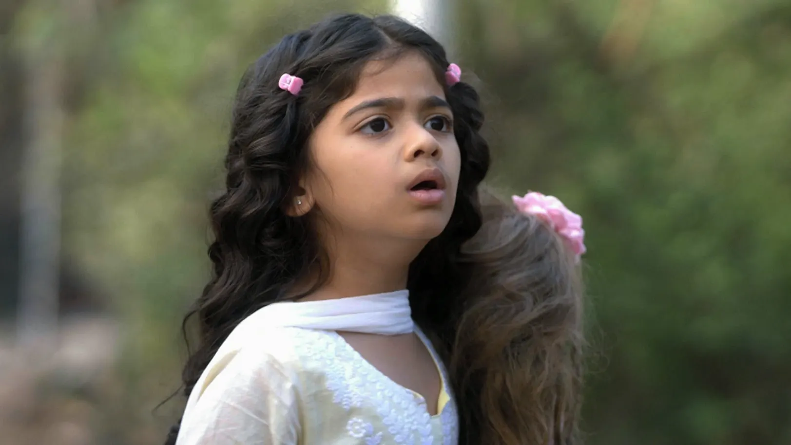 Ambika's Spirit Comes to Protect Veda - Tula Japnaar Aahe - Promo