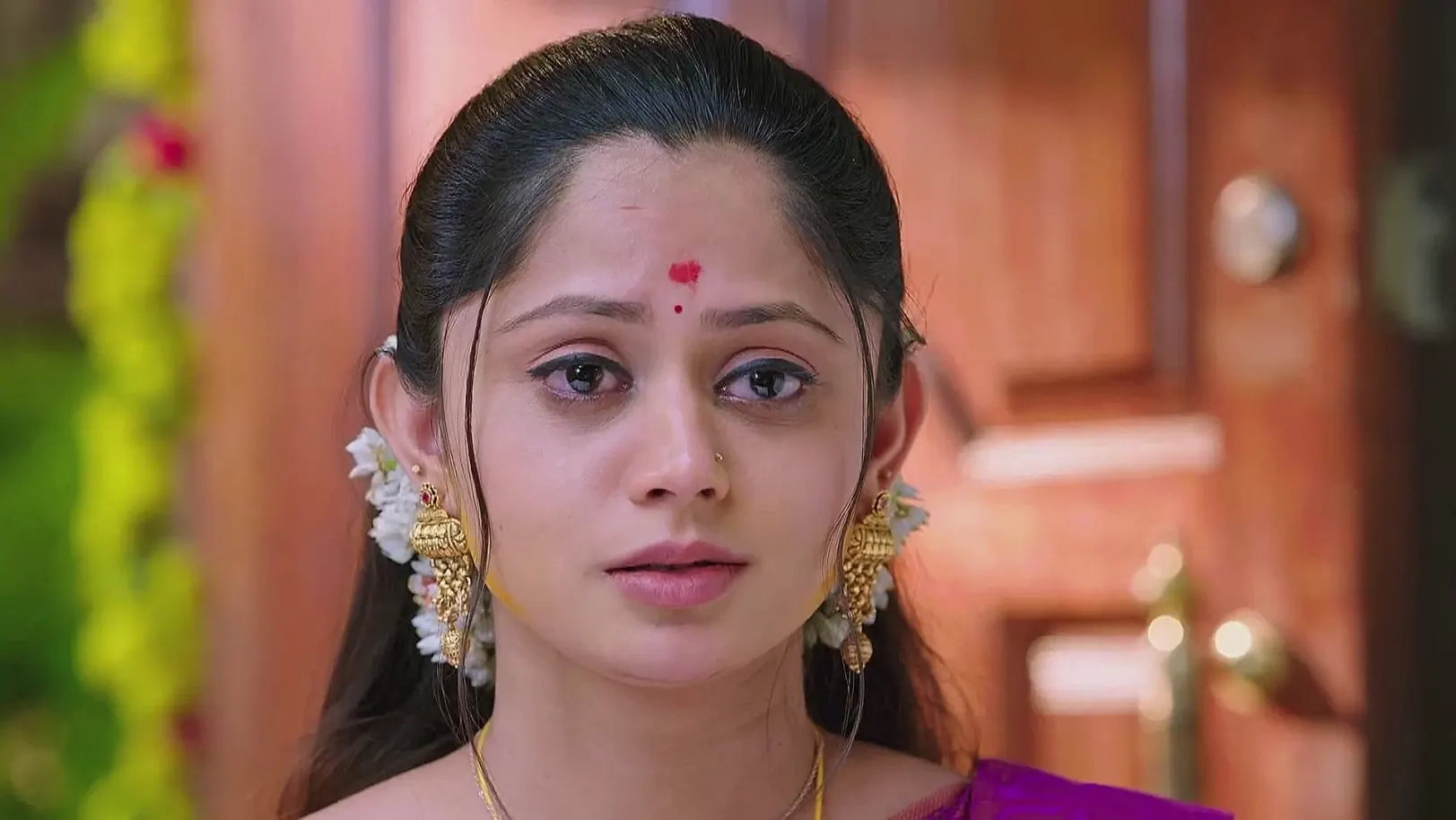 Indira Scolds Varalakshmi - Shravani Subramanya 