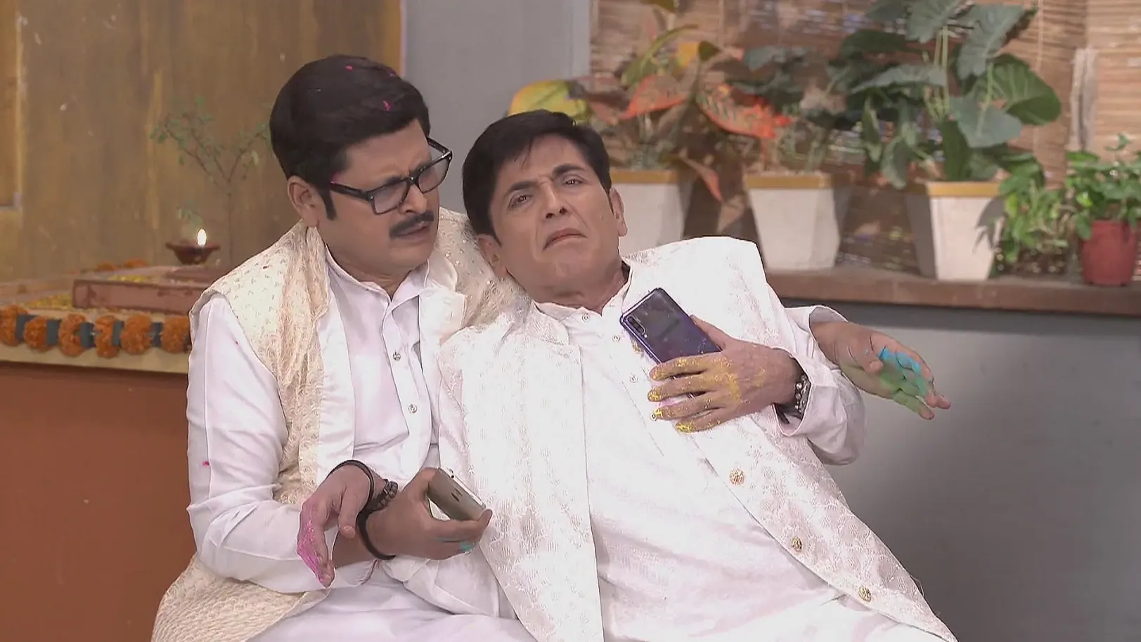 Tiwari and Vibhuti Beat Prem - Bhabi Ji Ghar Par Hai 