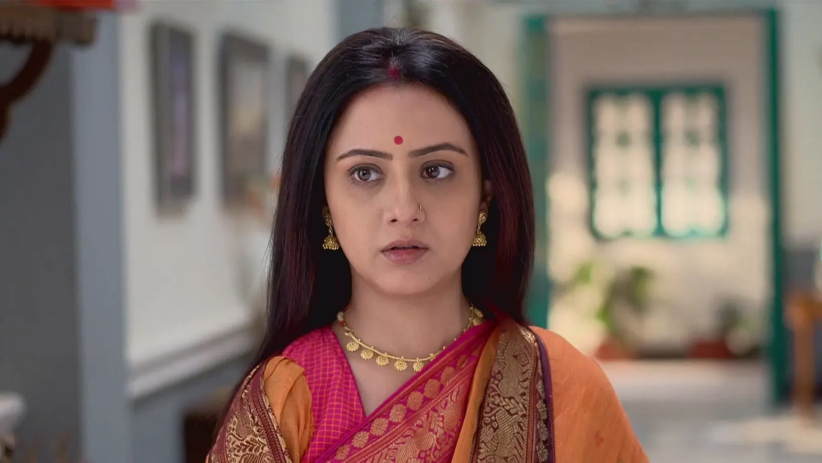 Nobin Praises Duggamoni and Damini - Duggamoni O Bagh Mama 
