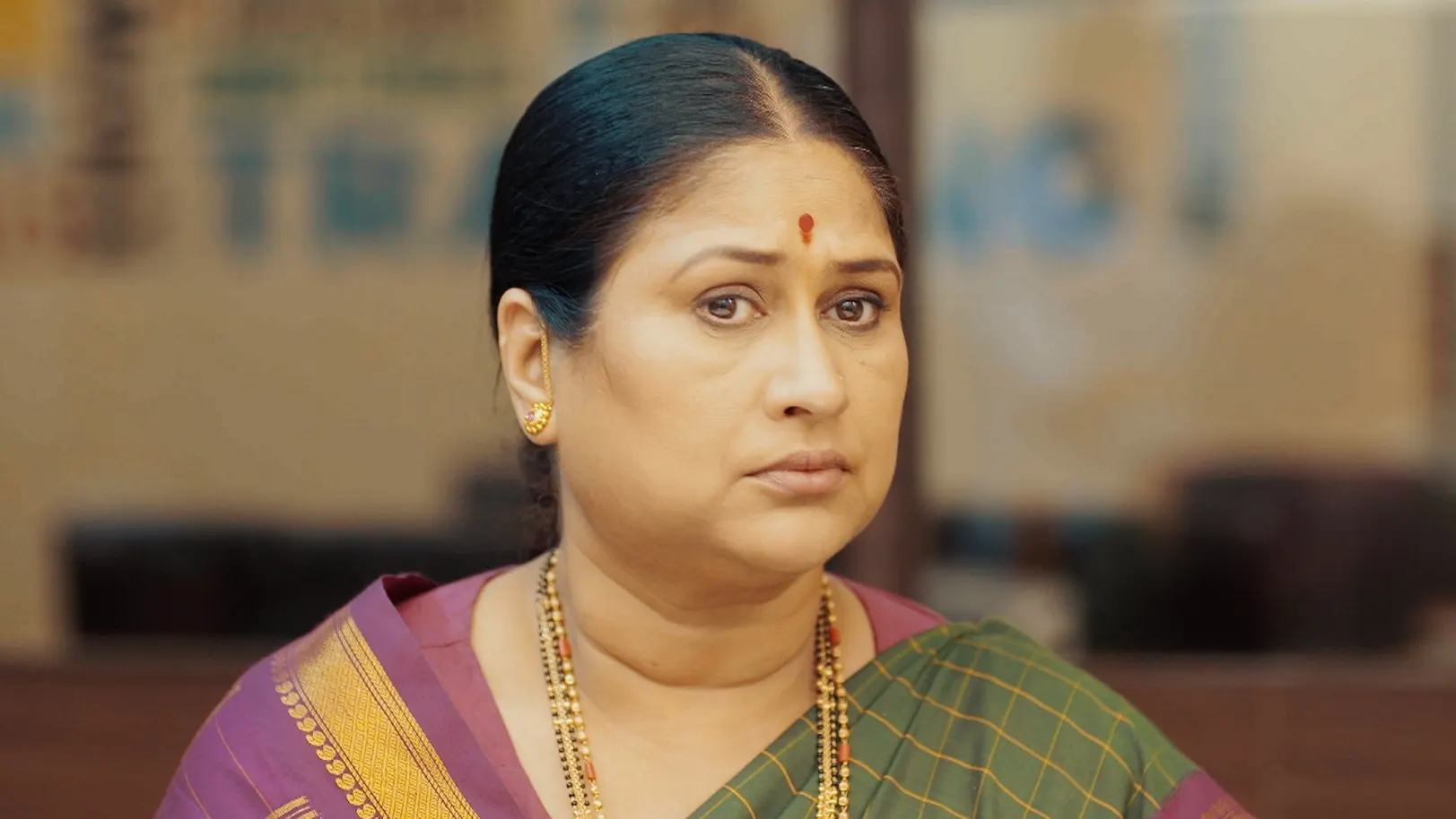 Lakshmi's Fitting Reply to the School Principal - Lakshmi Niwas - Promo