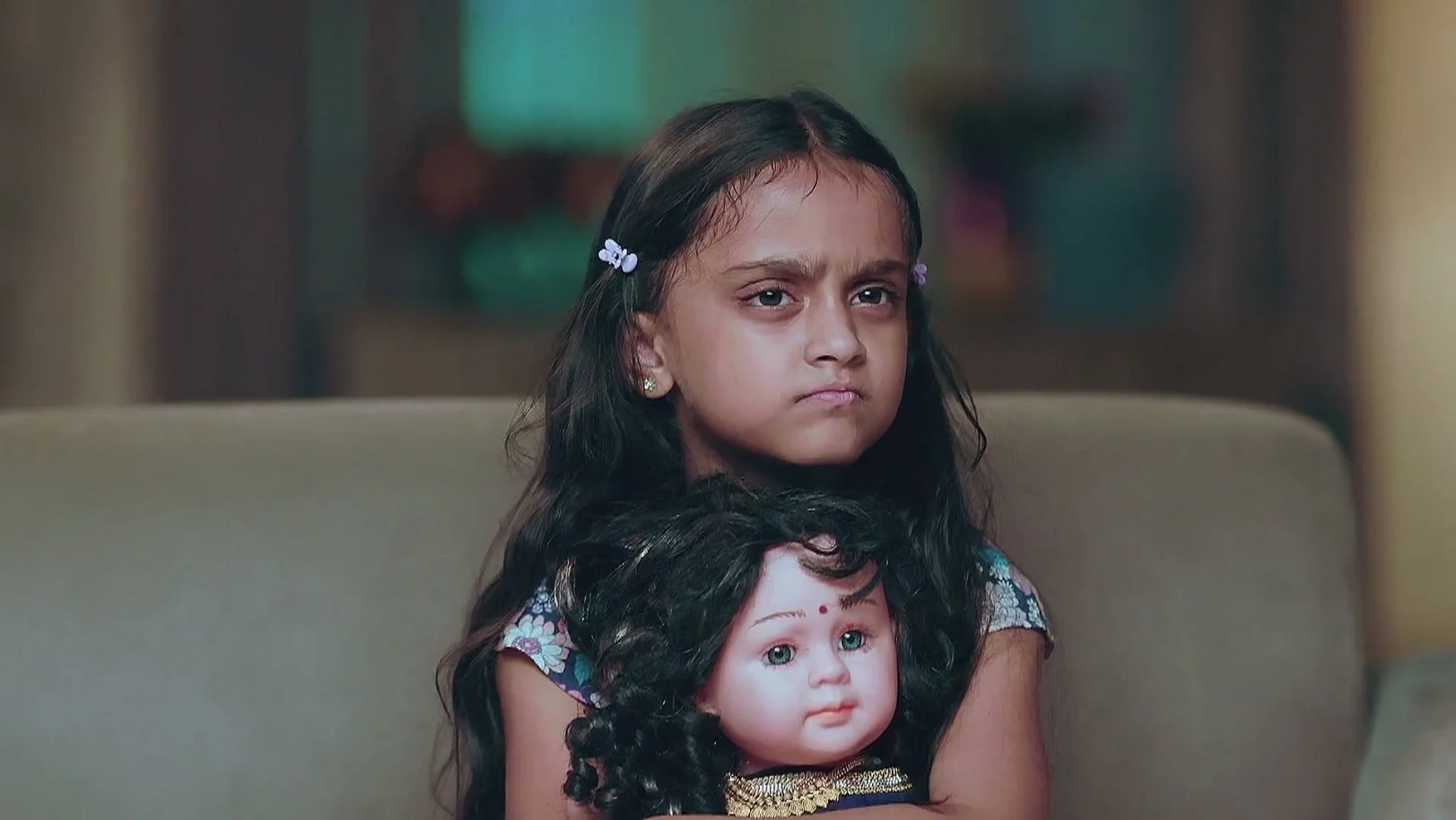 Sharath's Attempt to Entertain Hitha - Naa Ninna Bidalaare 