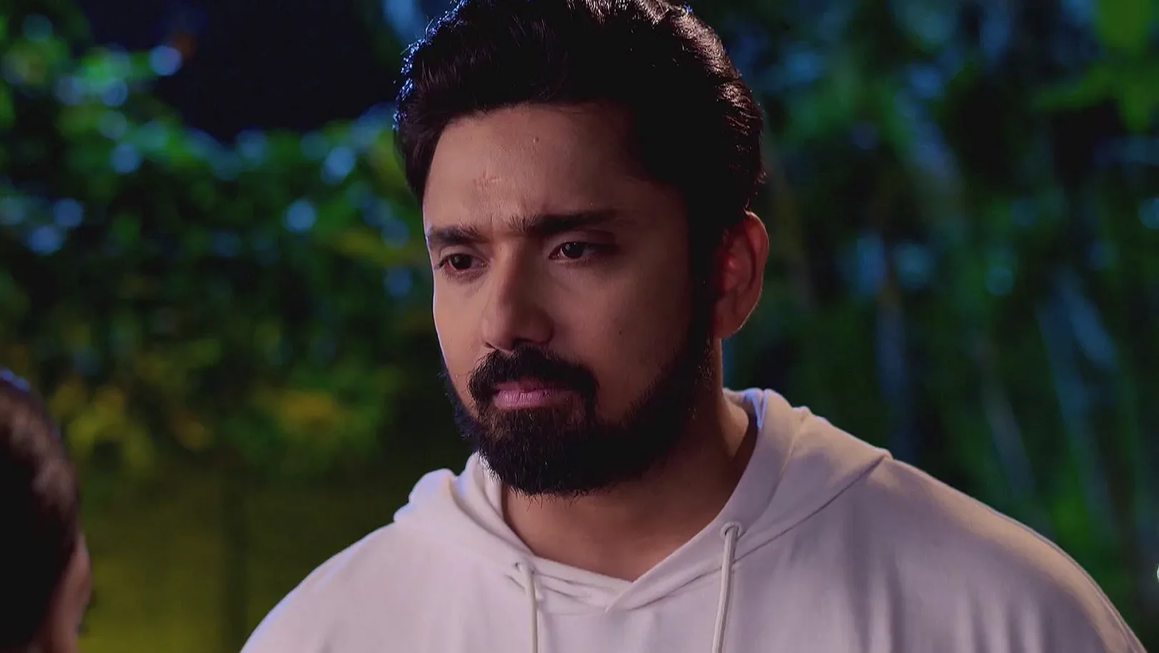 Aarshi Saves Shakyajit from a Snake - Tui Amar Hero 