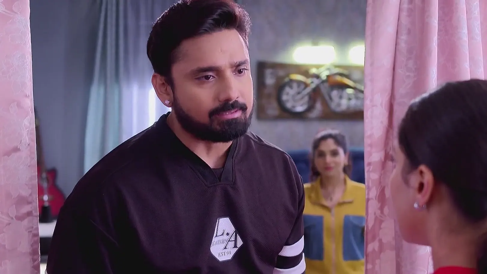 Shakyajit Is Irritated with Aarshi - Tui Amar Hero 