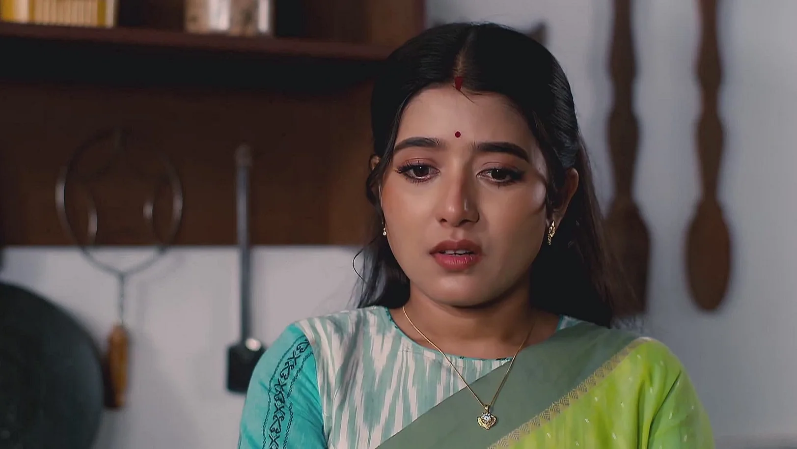 Nomita Advises Rai to Take Care of Herself - Mithijhora 