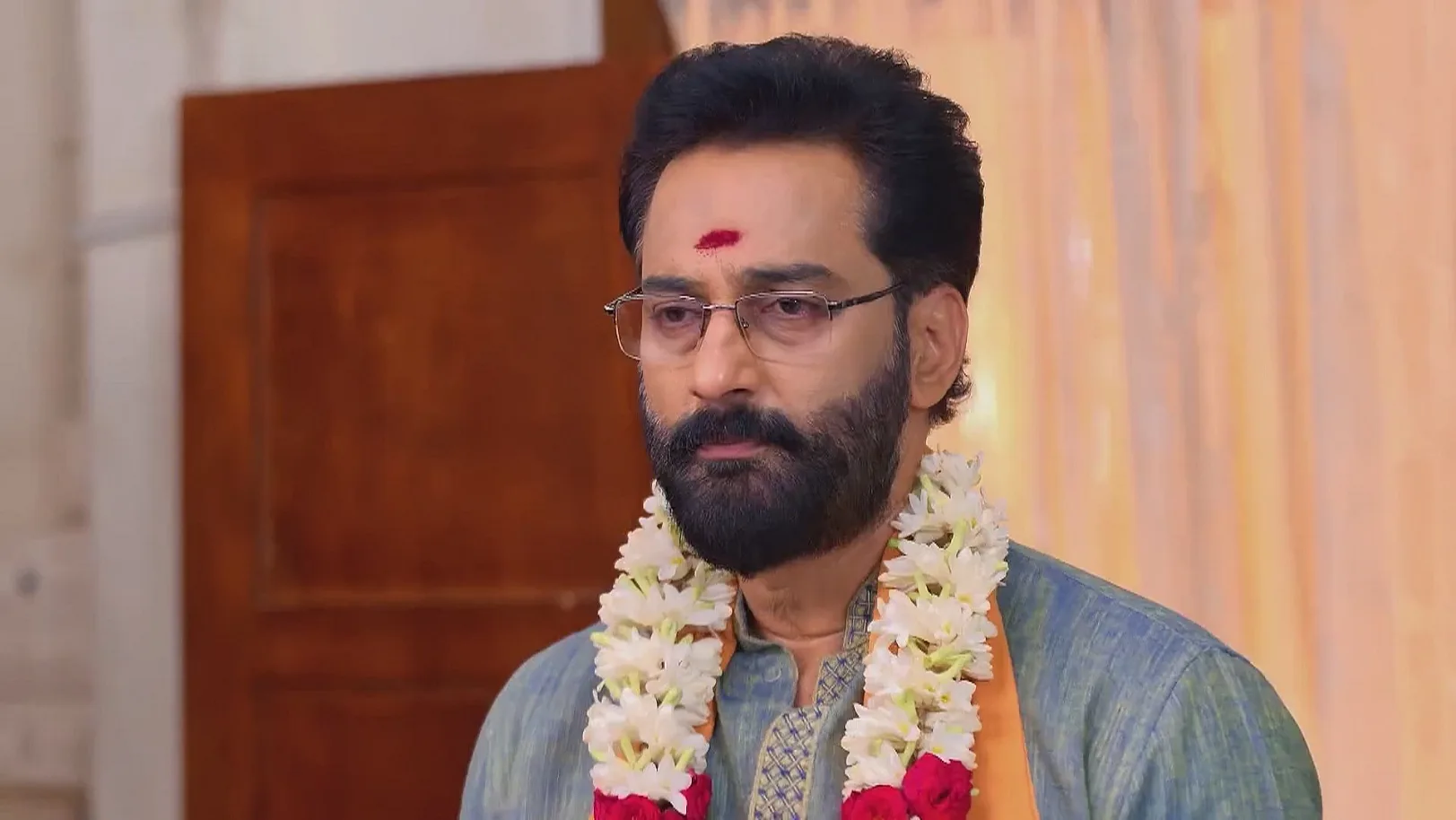 Ramaniamma Learns about Raghuram's Humiliation - Sandhya Raagam 