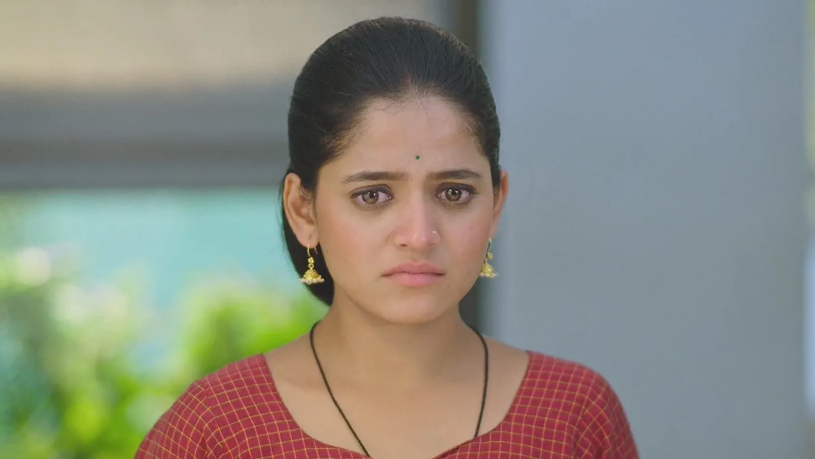 Paaru Is Irked with Aditya's Behaviour - Paaru 