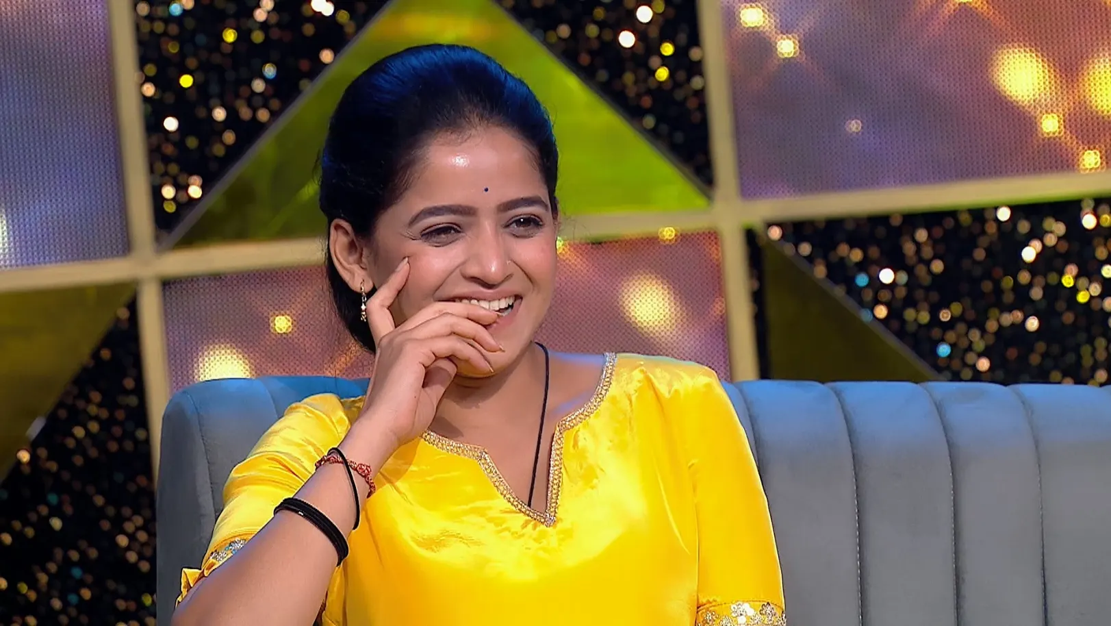 Shreyas Is Amazed when Kajal Speaks in Marathi - Chal Bhava Cityt 