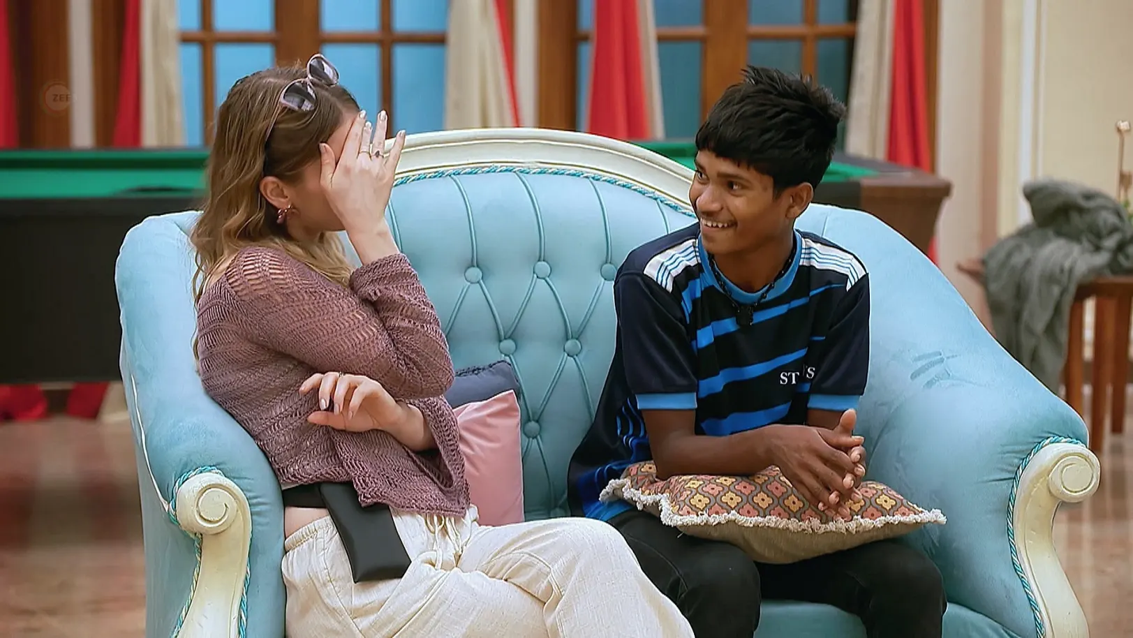 The Girls Try to Befriend the Boys - Chal Bhava Cityt 