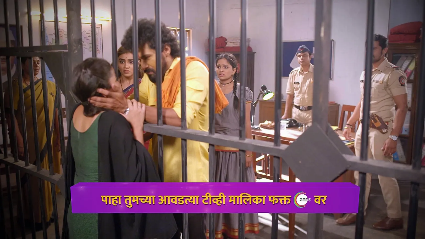Tilottama Refuses to Apologise to Rajashree - Lakhat Ek Amcha Dada - Promo