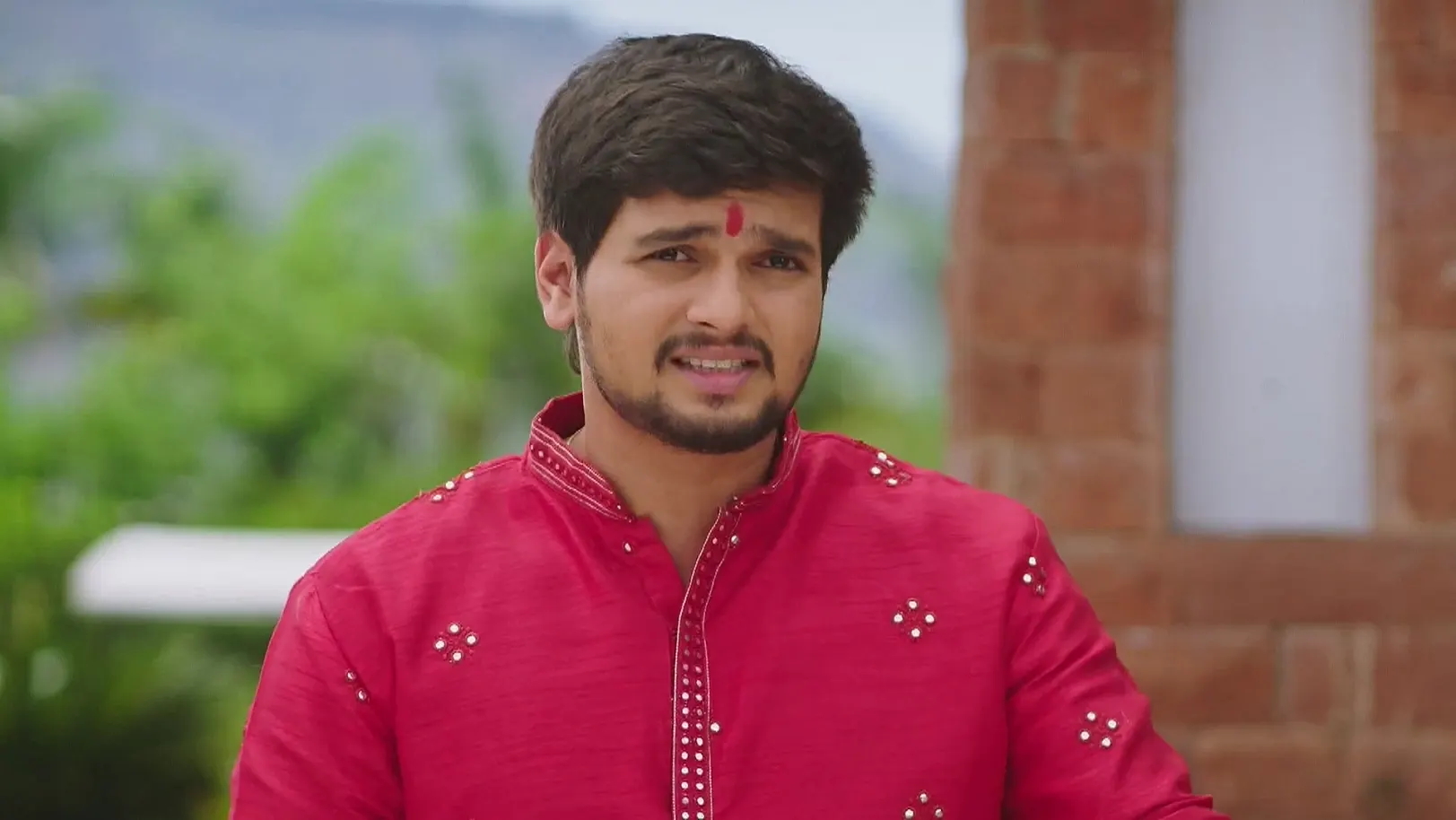 Aditya Comforts a Hurt Paaru 16th April 2025 Webisode