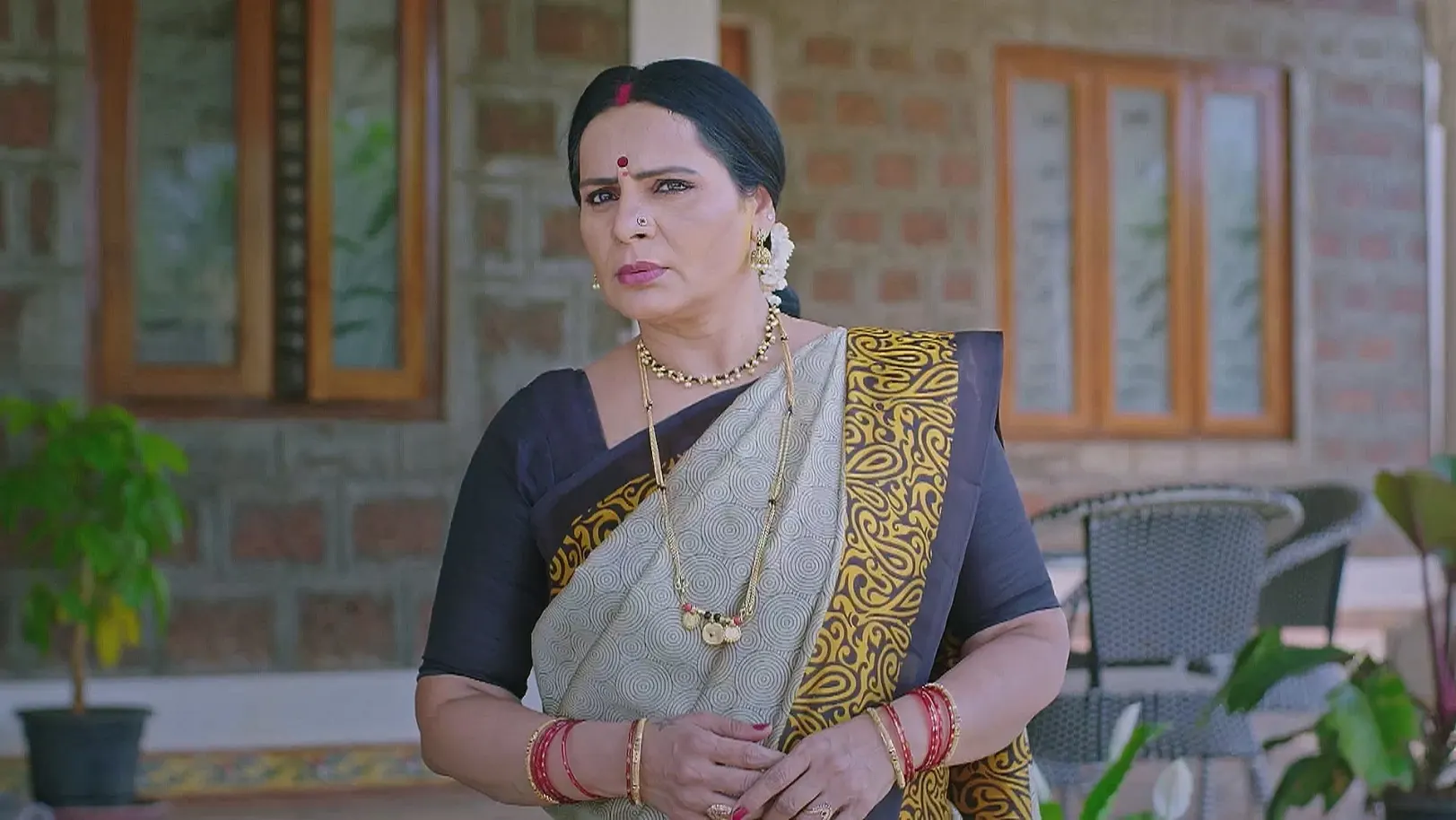 Marigowda Learns about Venky's Arrest - Lakshmi Nivasa 