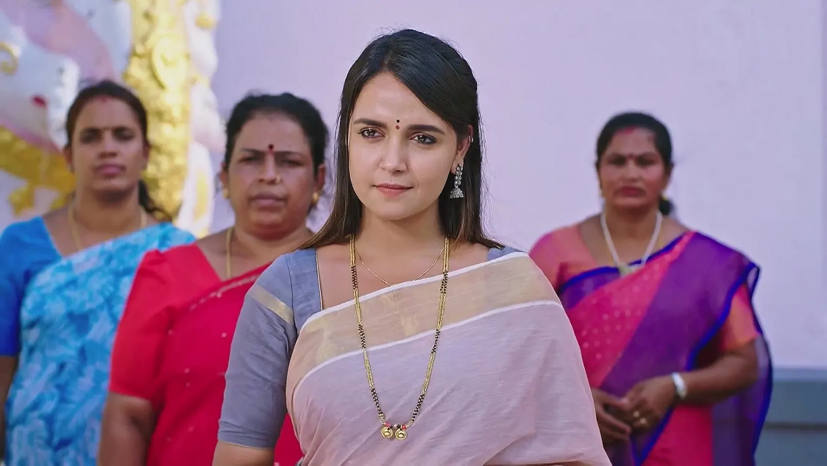 Parvathi Mocks Veerabhadra - Annayya 
