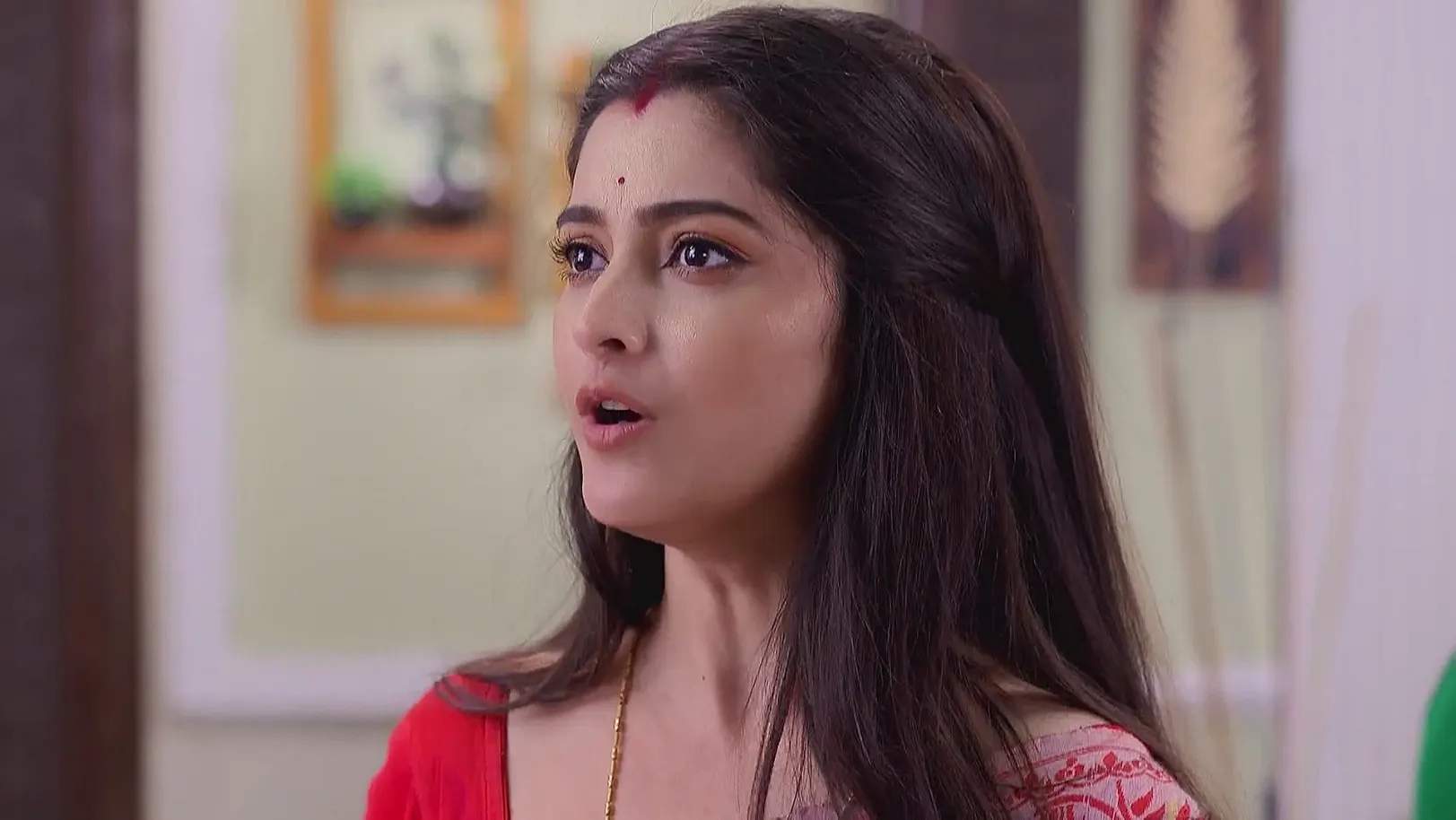 Shyamoli Frets about Aniket - Kon Gopone Mon Bheseche 